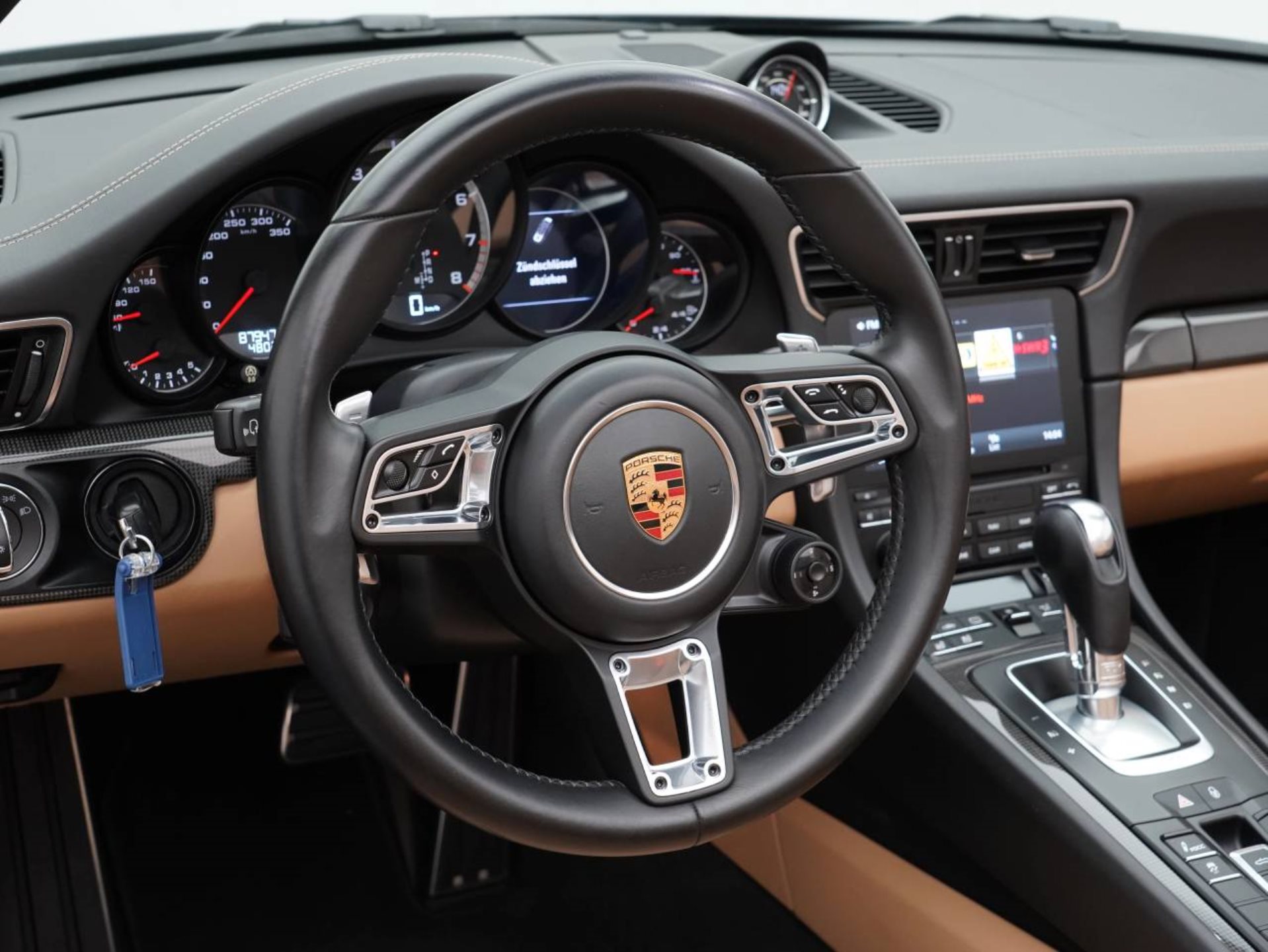 PORSCHE 911 Turbo S Cabriolet-image-15
