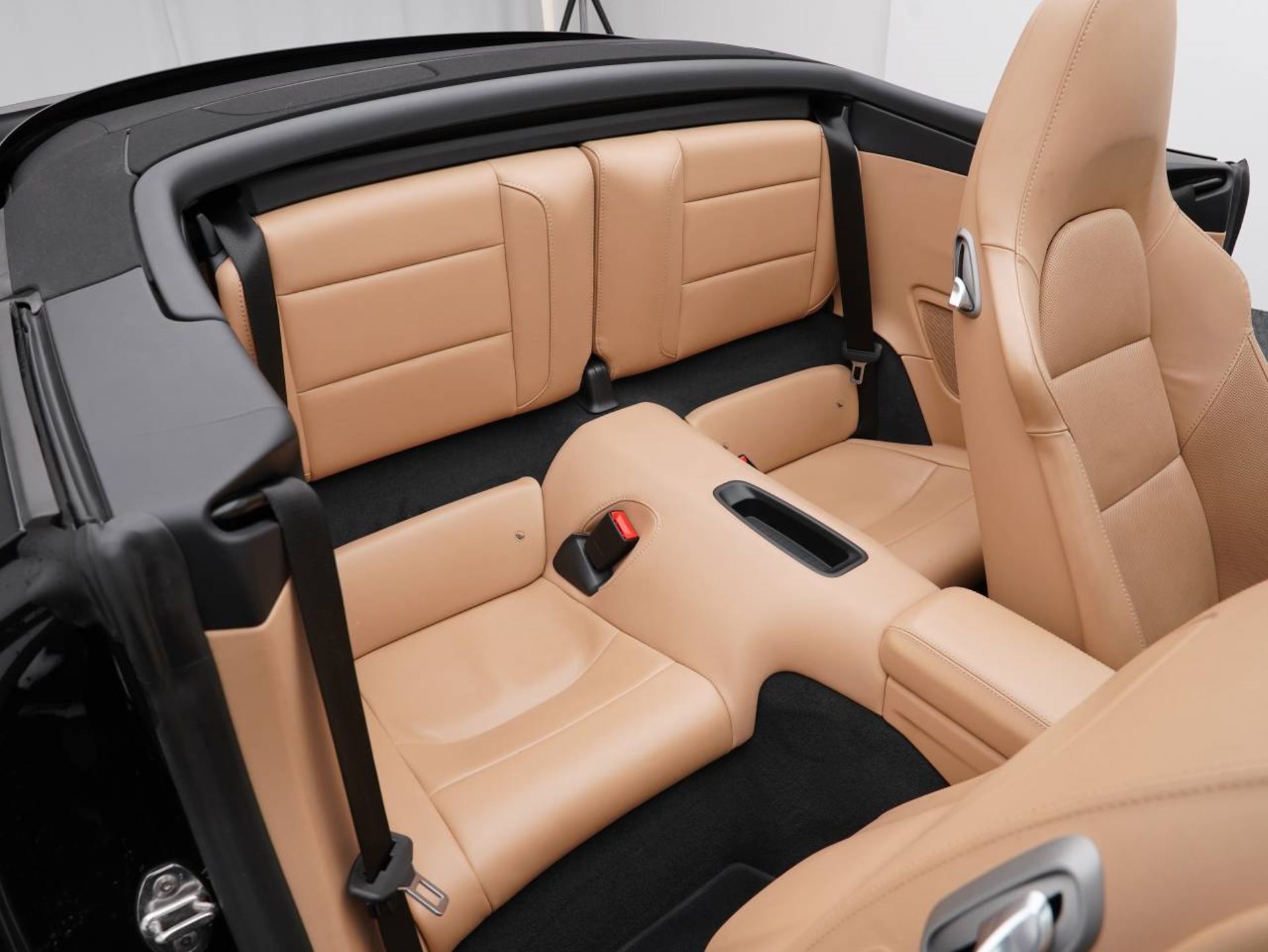 PORSCHE 911 Turbo S Cabriolet-image-27