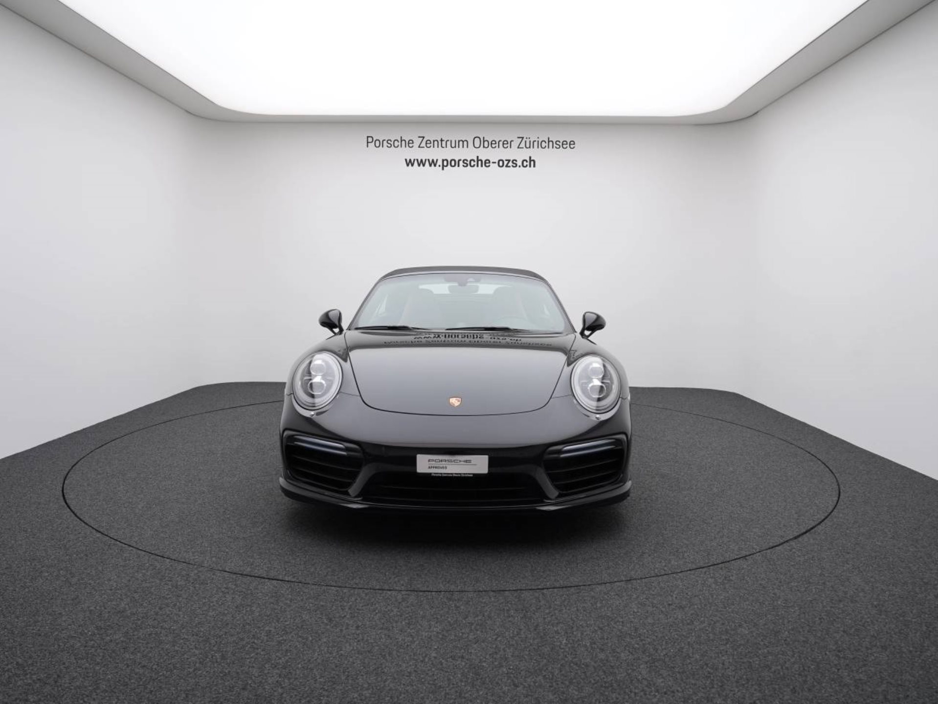 PORSCHE 911 Turbo S Cabriolet-image-9