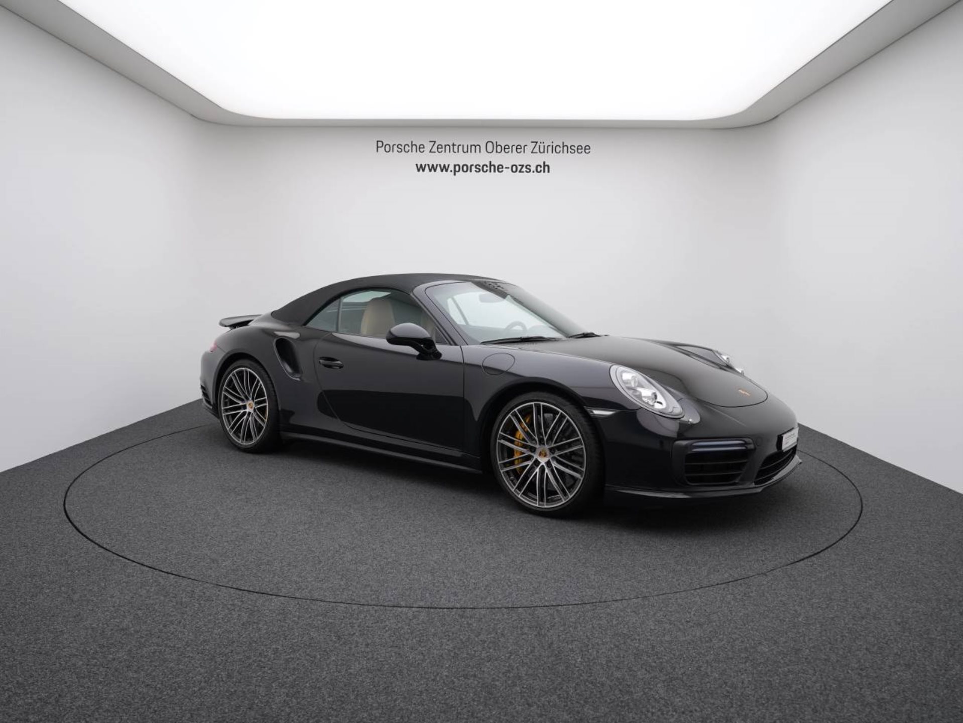 PORSCHE 911 Turbo S Cabriolet-image-8