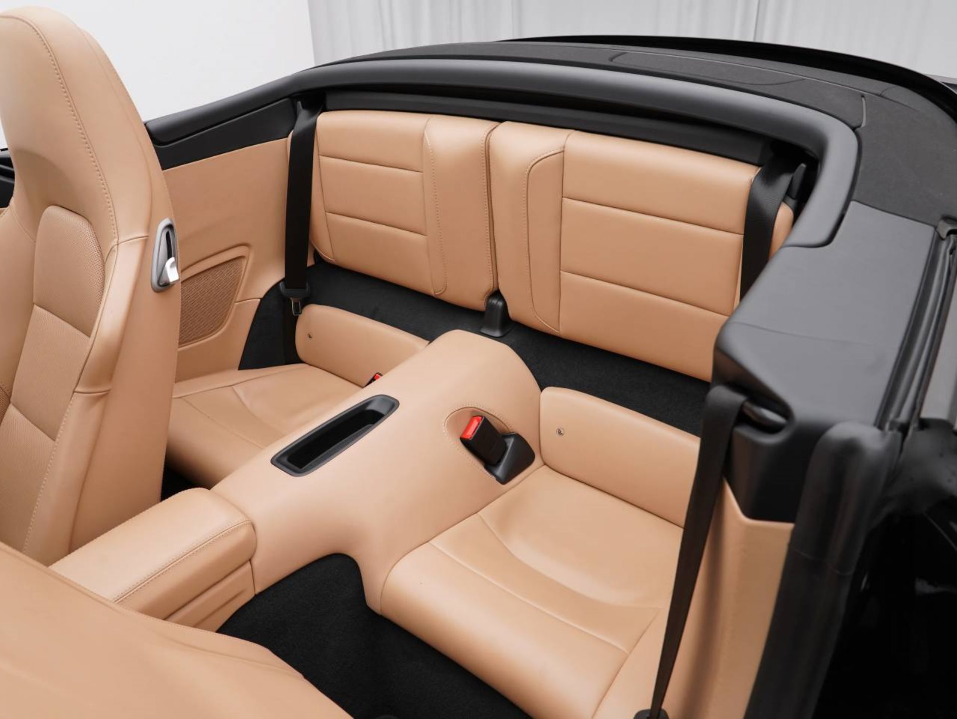 PORSCHE 911 Turbo S Cabriolet-image-28