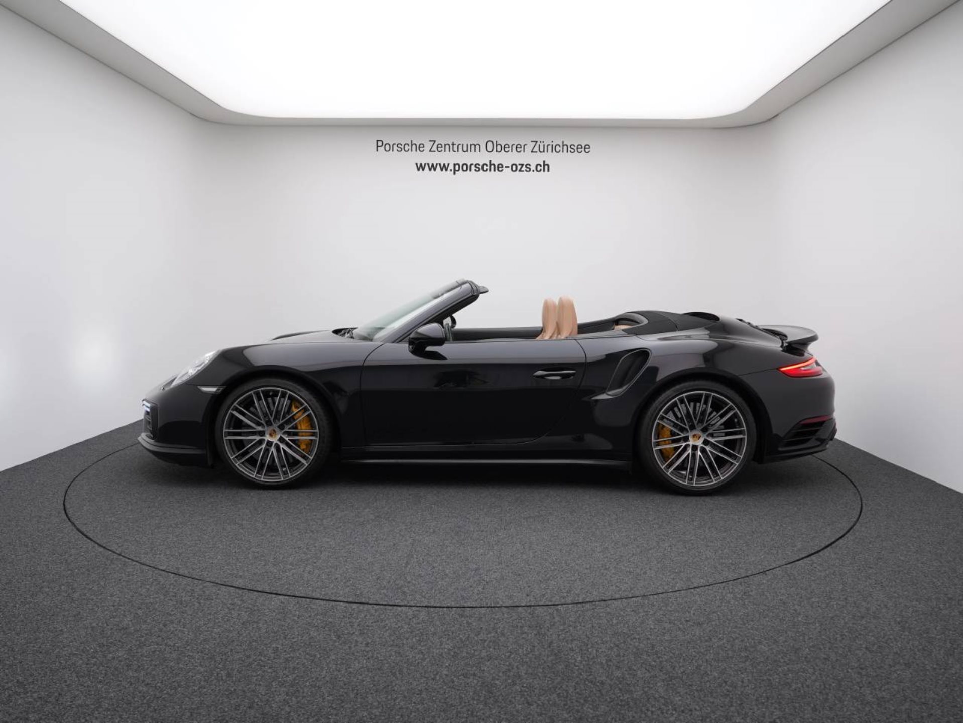 PORSCHE 911 Turbo S Cabriolet-image-1