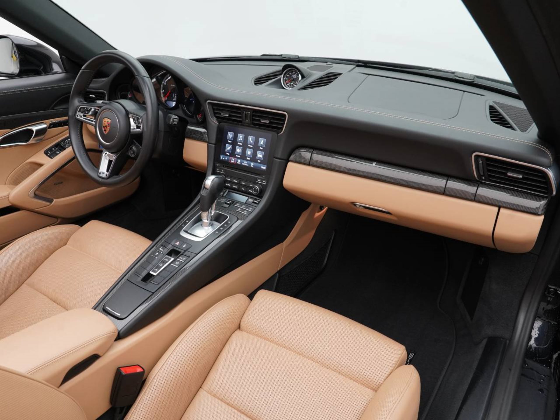 PORSCHE 911 Turbo S Cabriolet-image-24