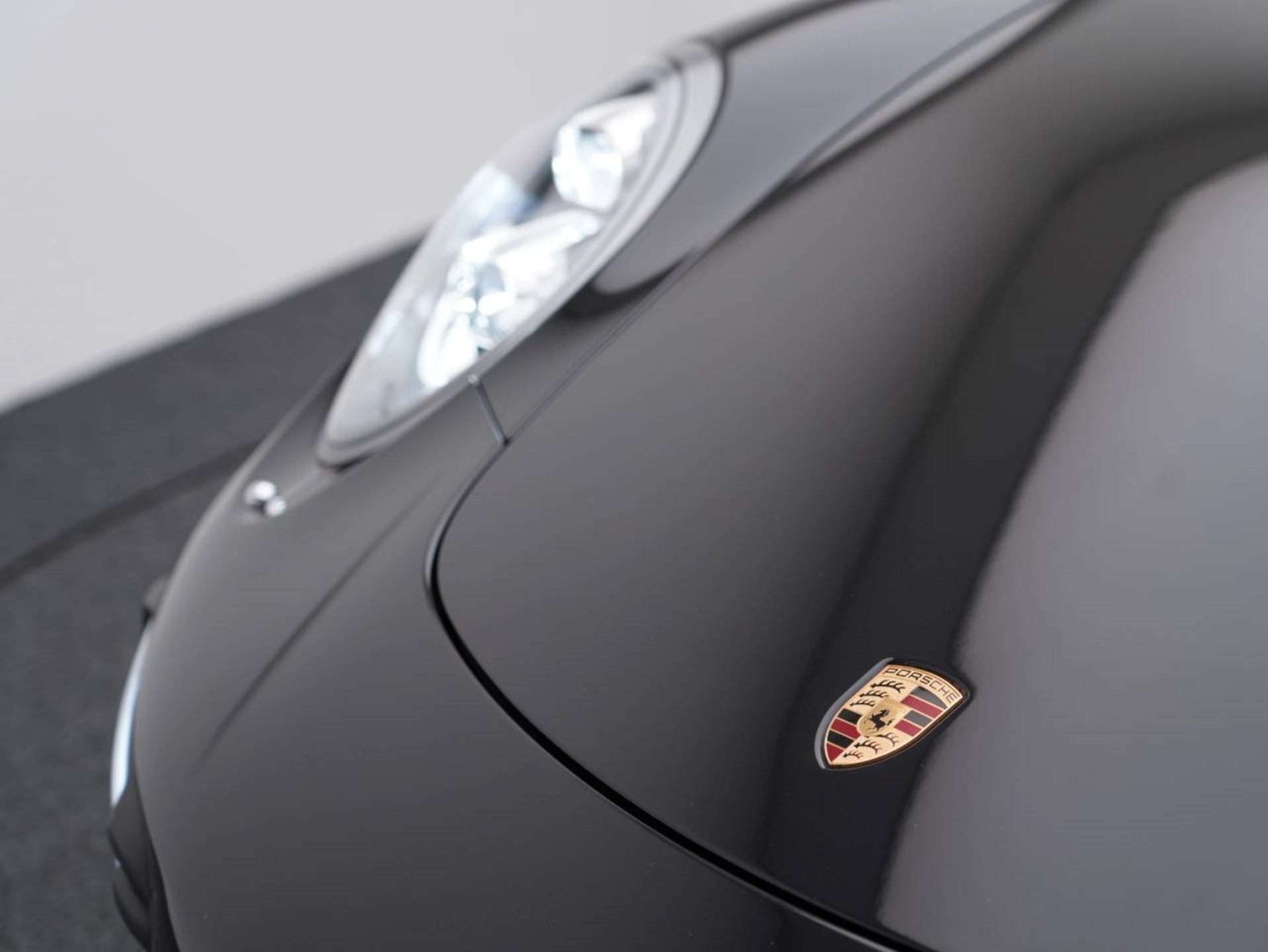 PORSCHE 911 Turbo S Cabriolet-image-11