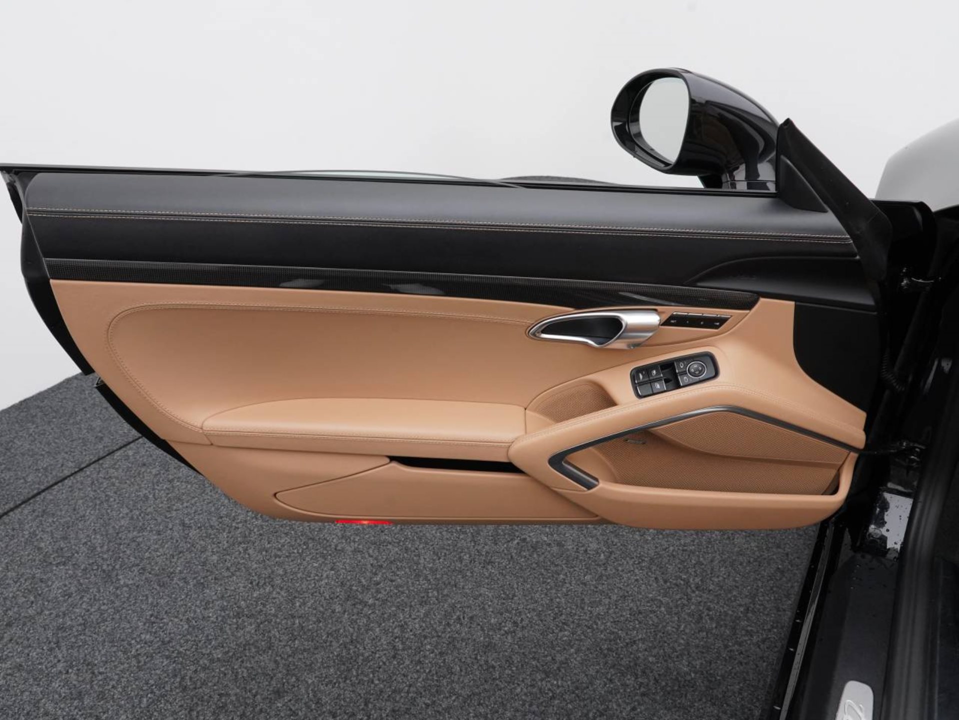 PORSCHE 911 Turbo S Cabriolet-image-20