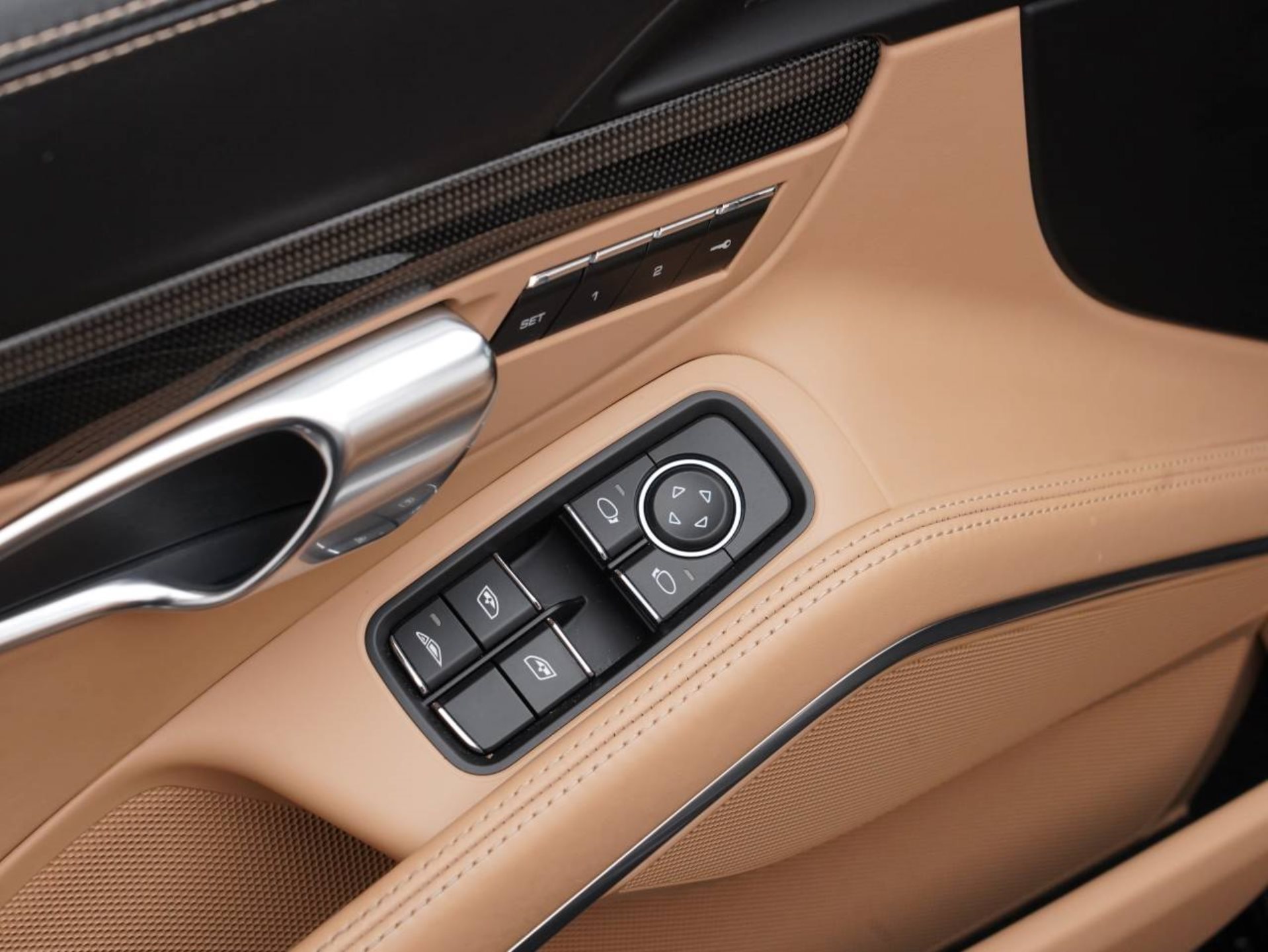 PORSCHE 911 Turbo S Cabriolet-image-21