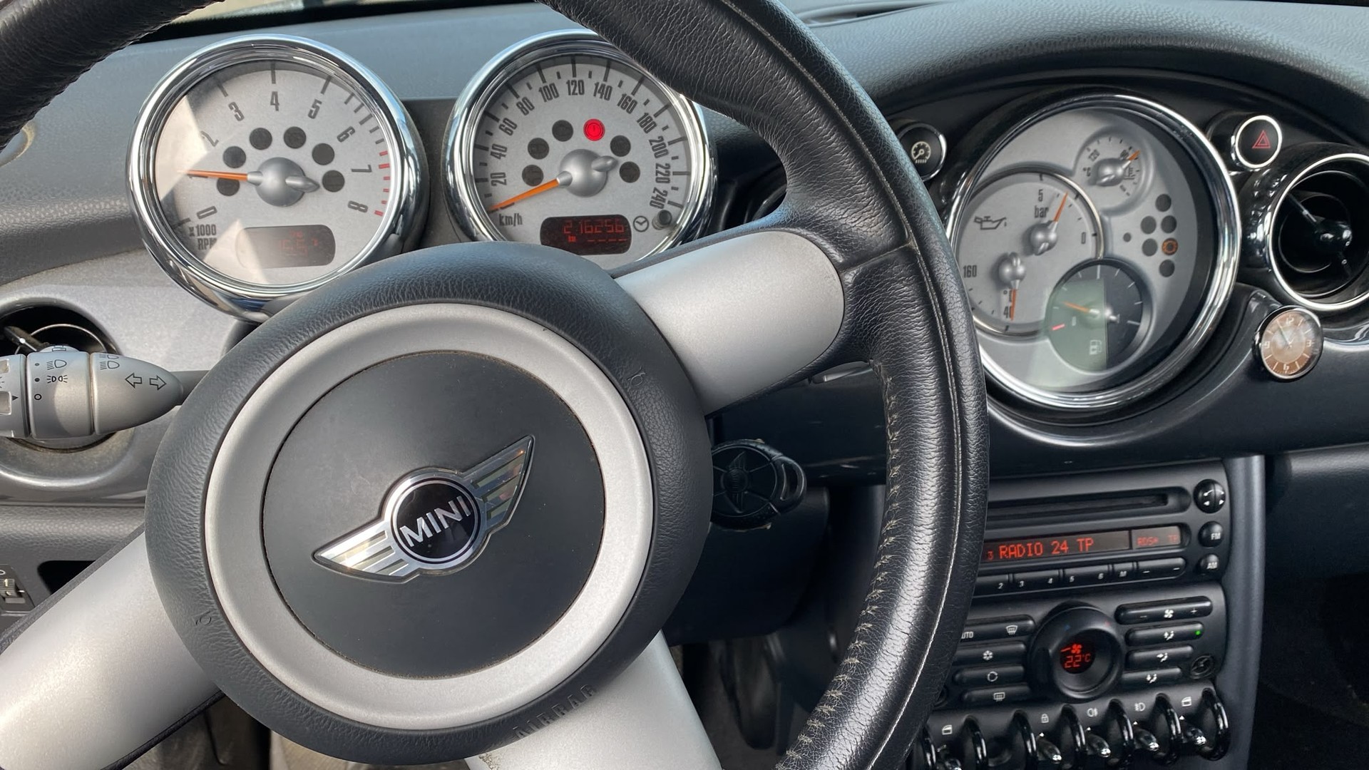 MINI Cooper-image-3