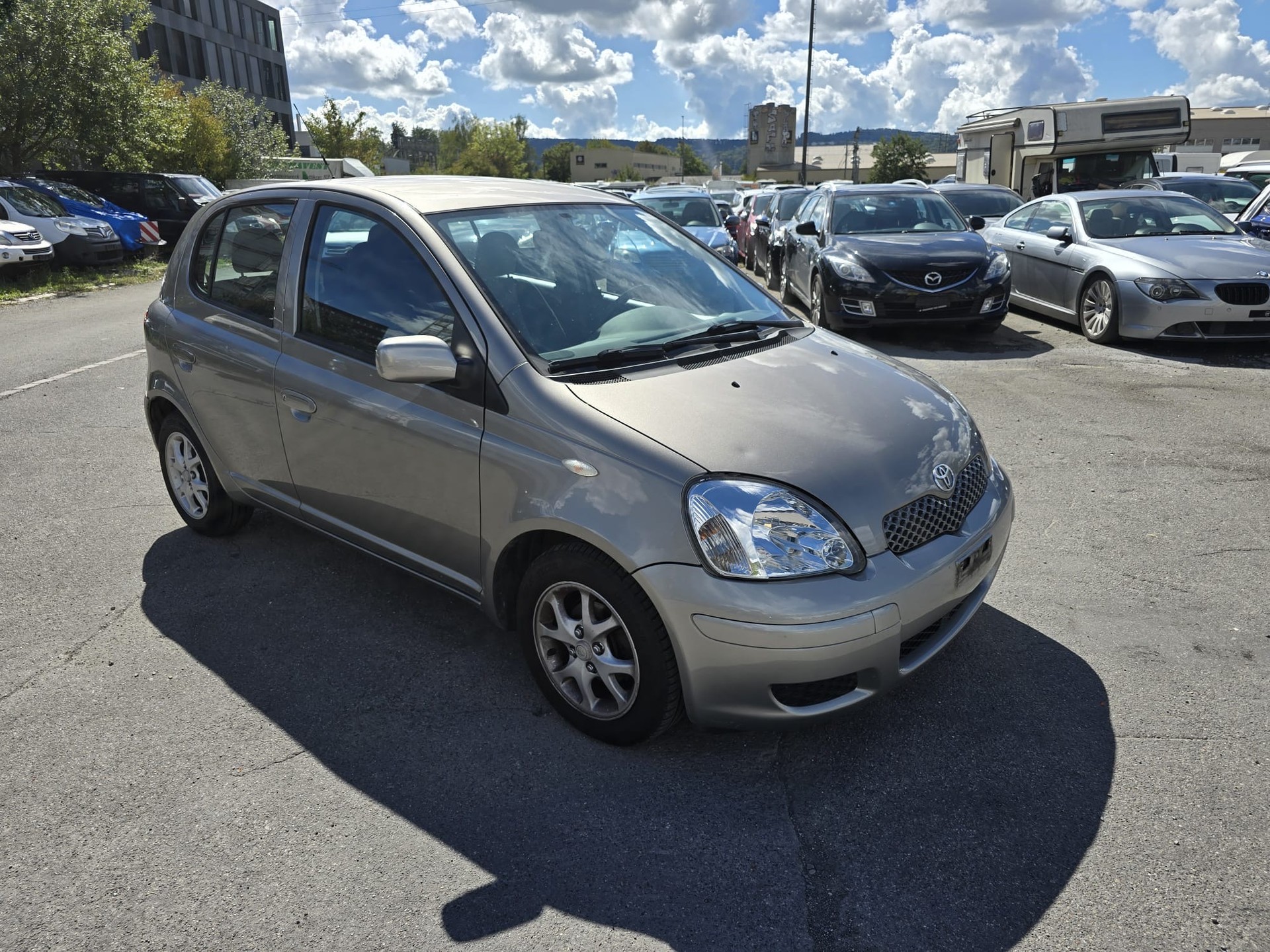 TOYOTA Yaris 1.3 Linea Sol-image-1