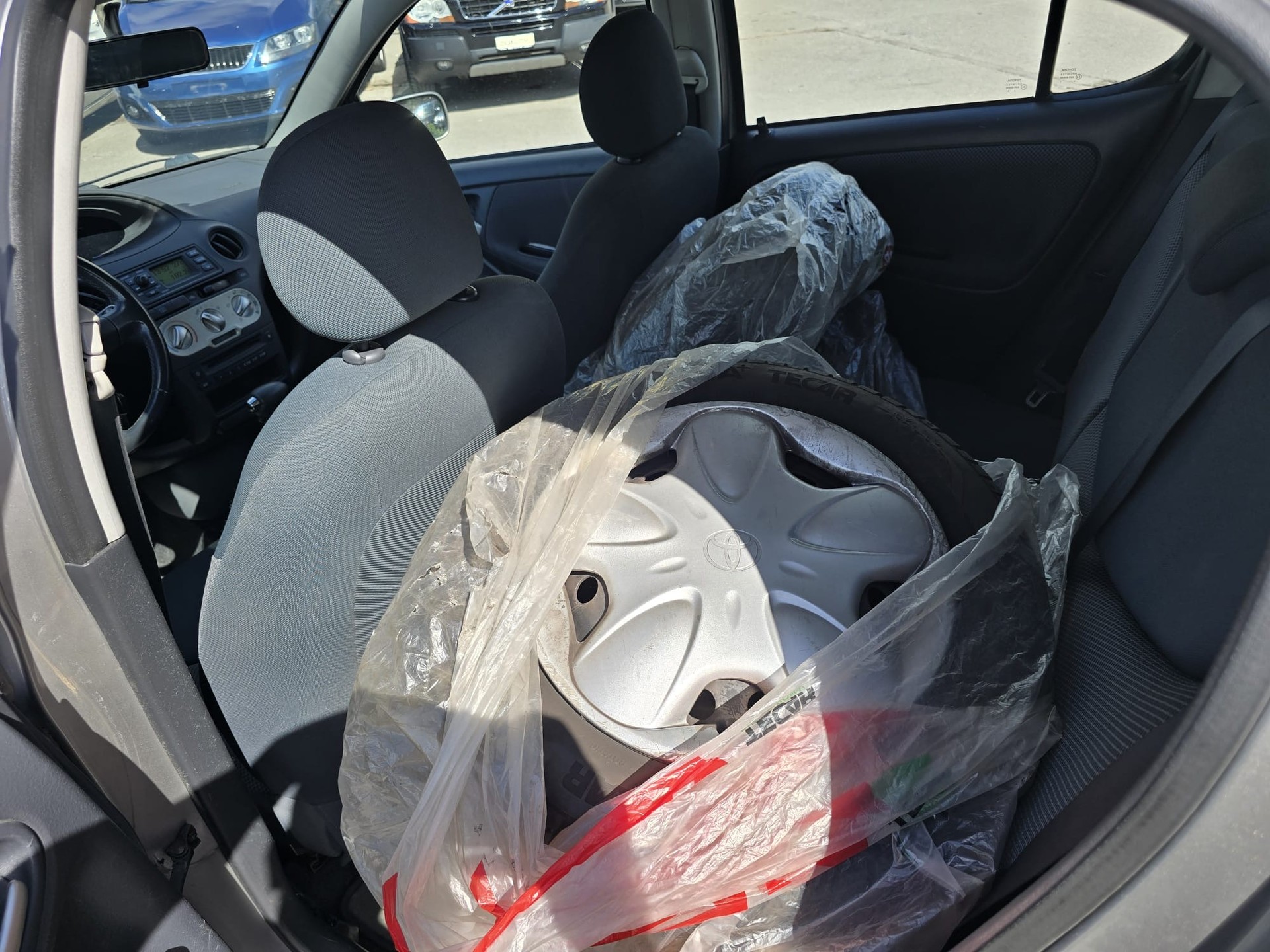 TOYOTA Yaris 1.3 Linea Sol-image-9