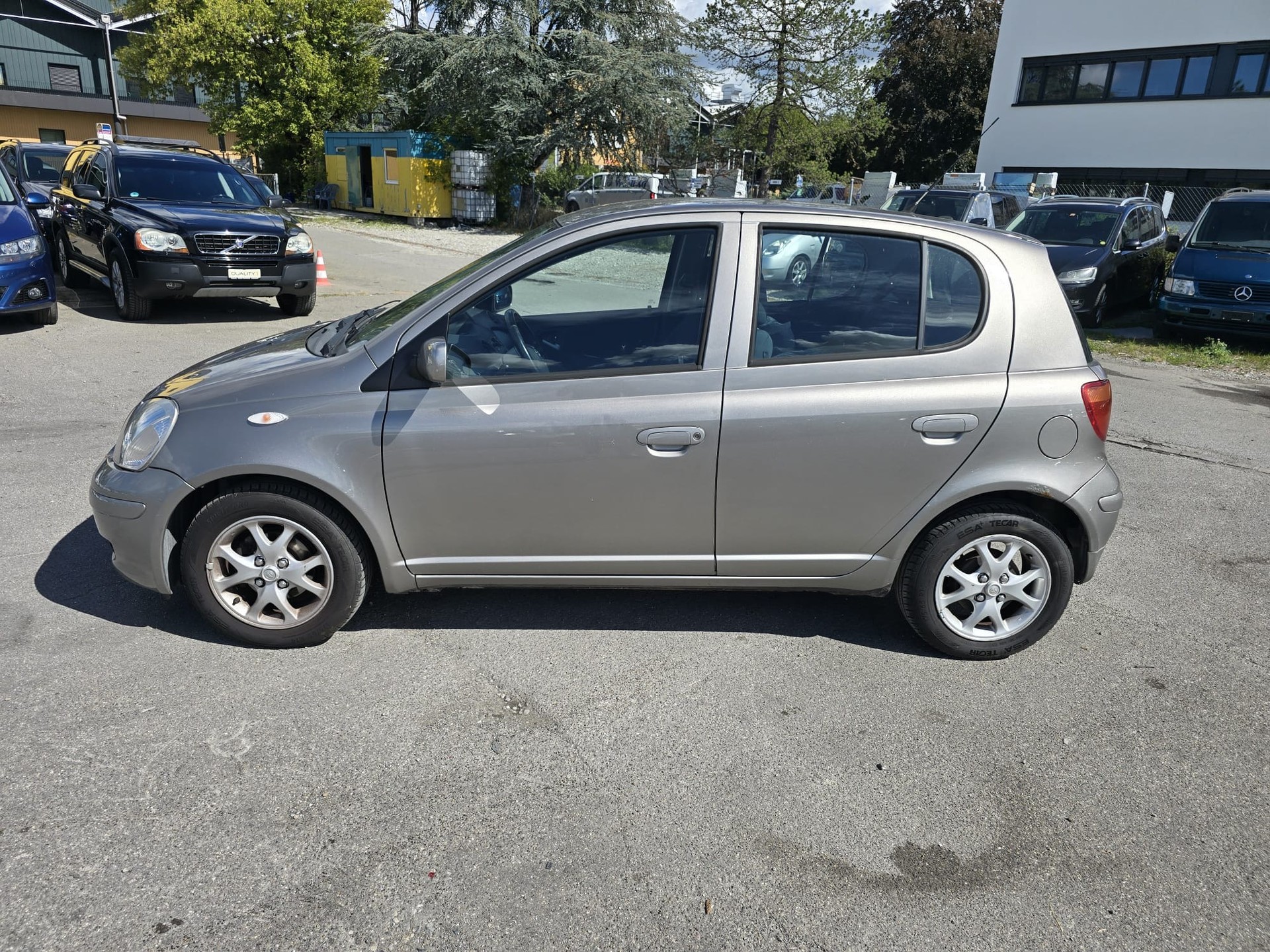 TOYOTA Yaris 1.3 Linea Sol-image-6