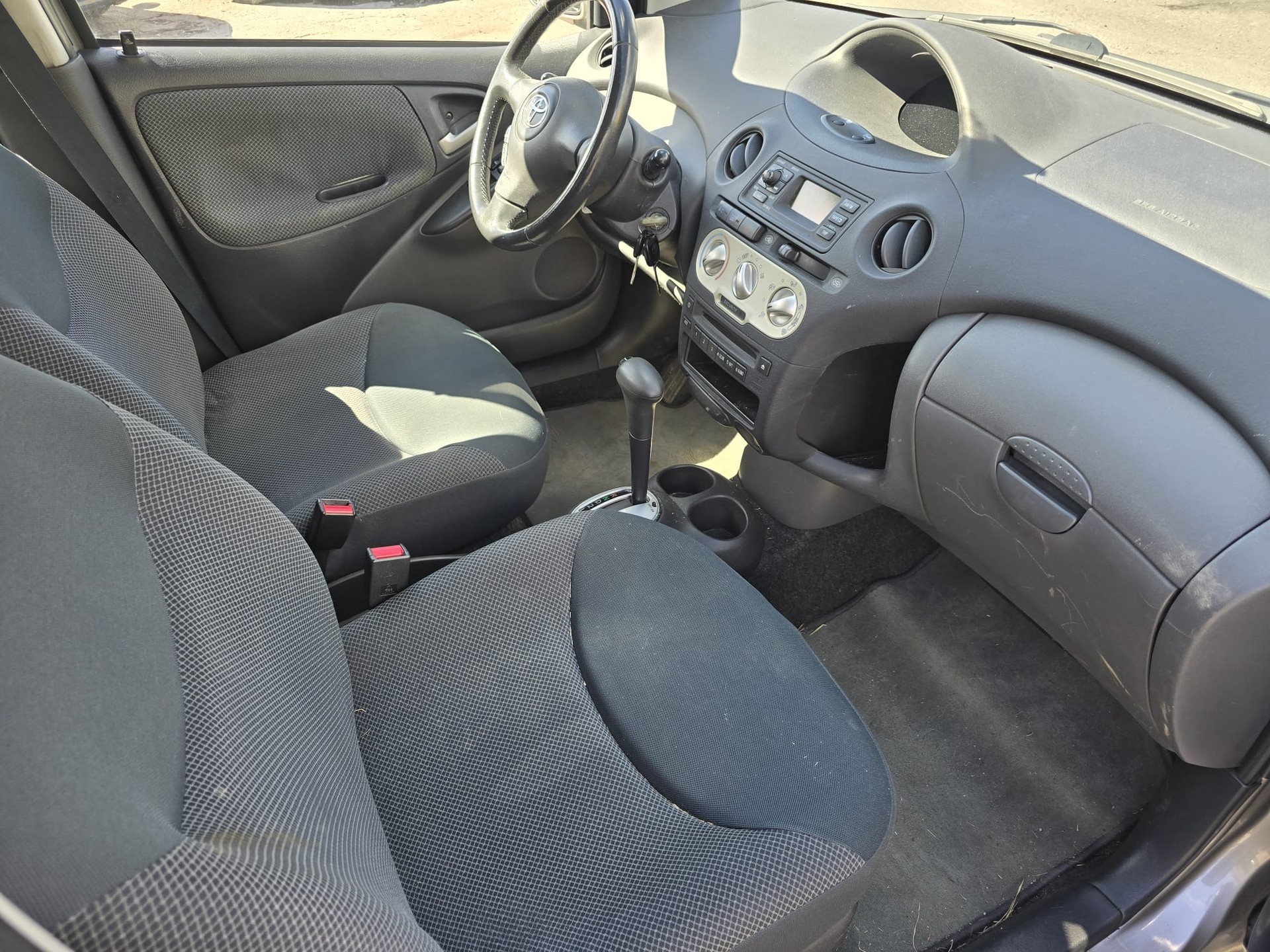 TOYOTA Yaris 1.3 Linea Sol-image-12