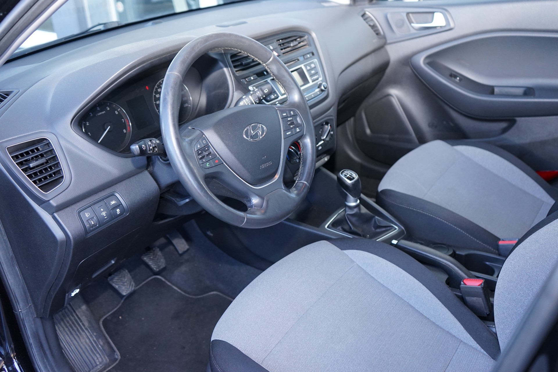 HYUNDAI i20 1.0 T-GDi Plena-image-8