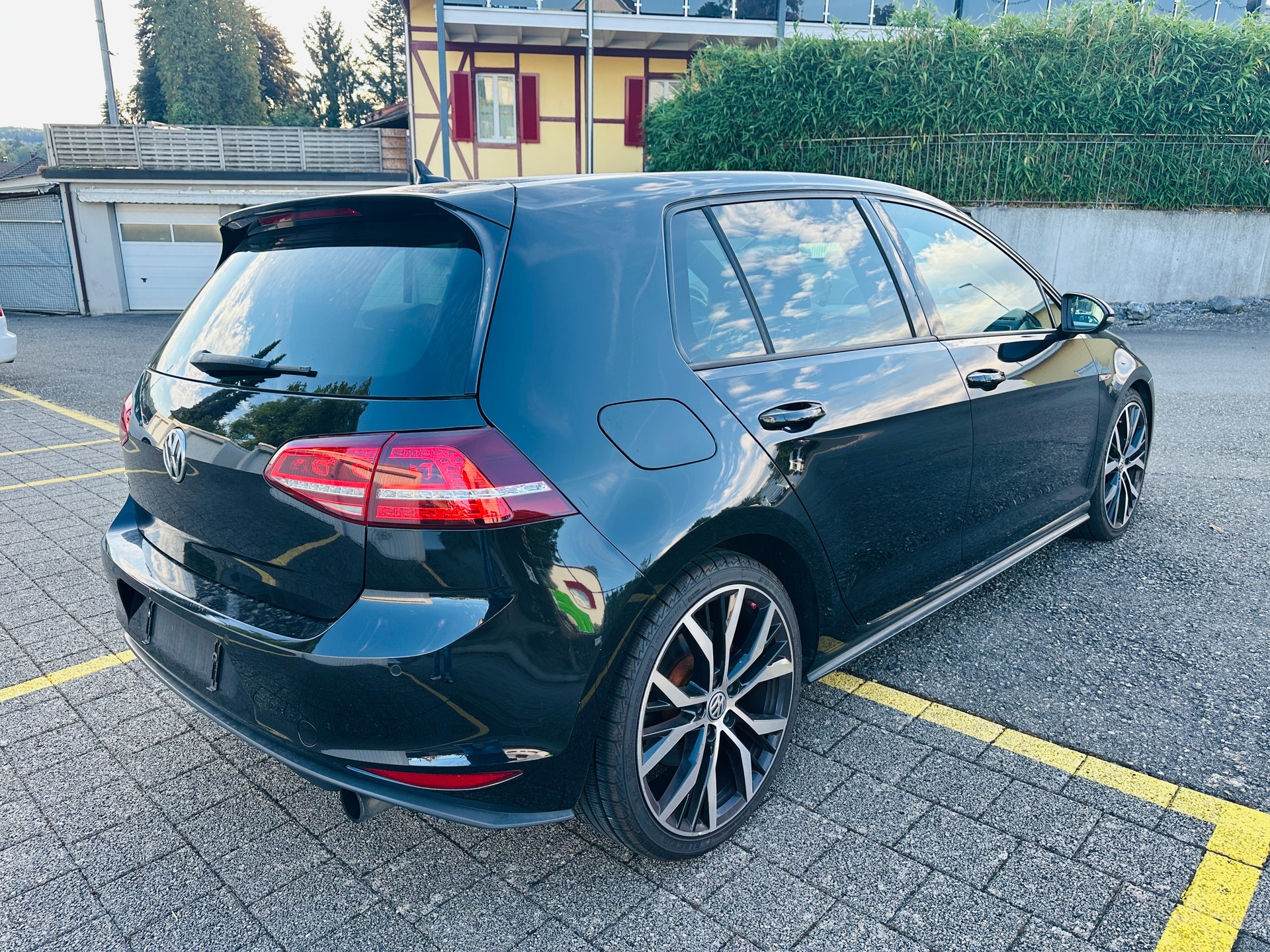 VW Golf 2.0 TSI GTI DSG-image-8