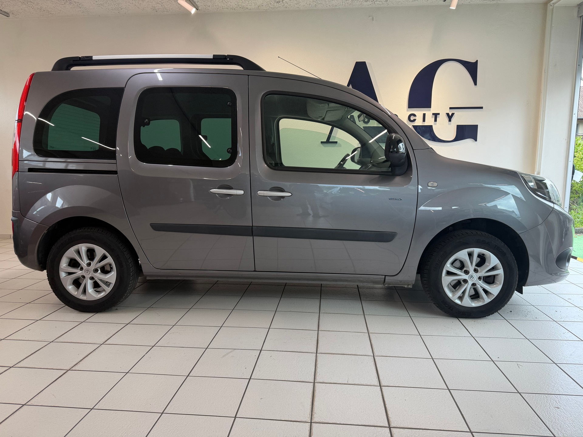 RENAULT Kangoo 1.2 16V Turbo Limited-image-1