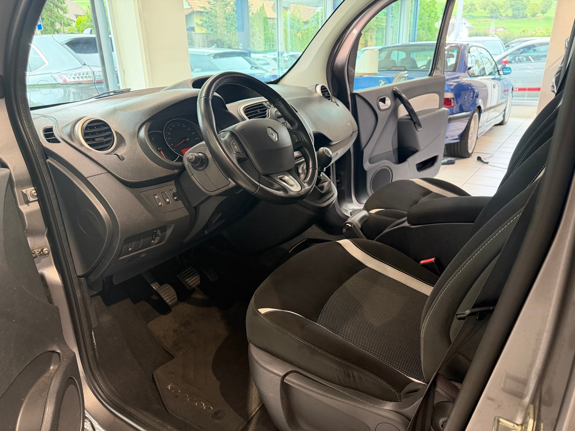 RENAULT Kangoo 1.2 16V Turbo Limited-image-8