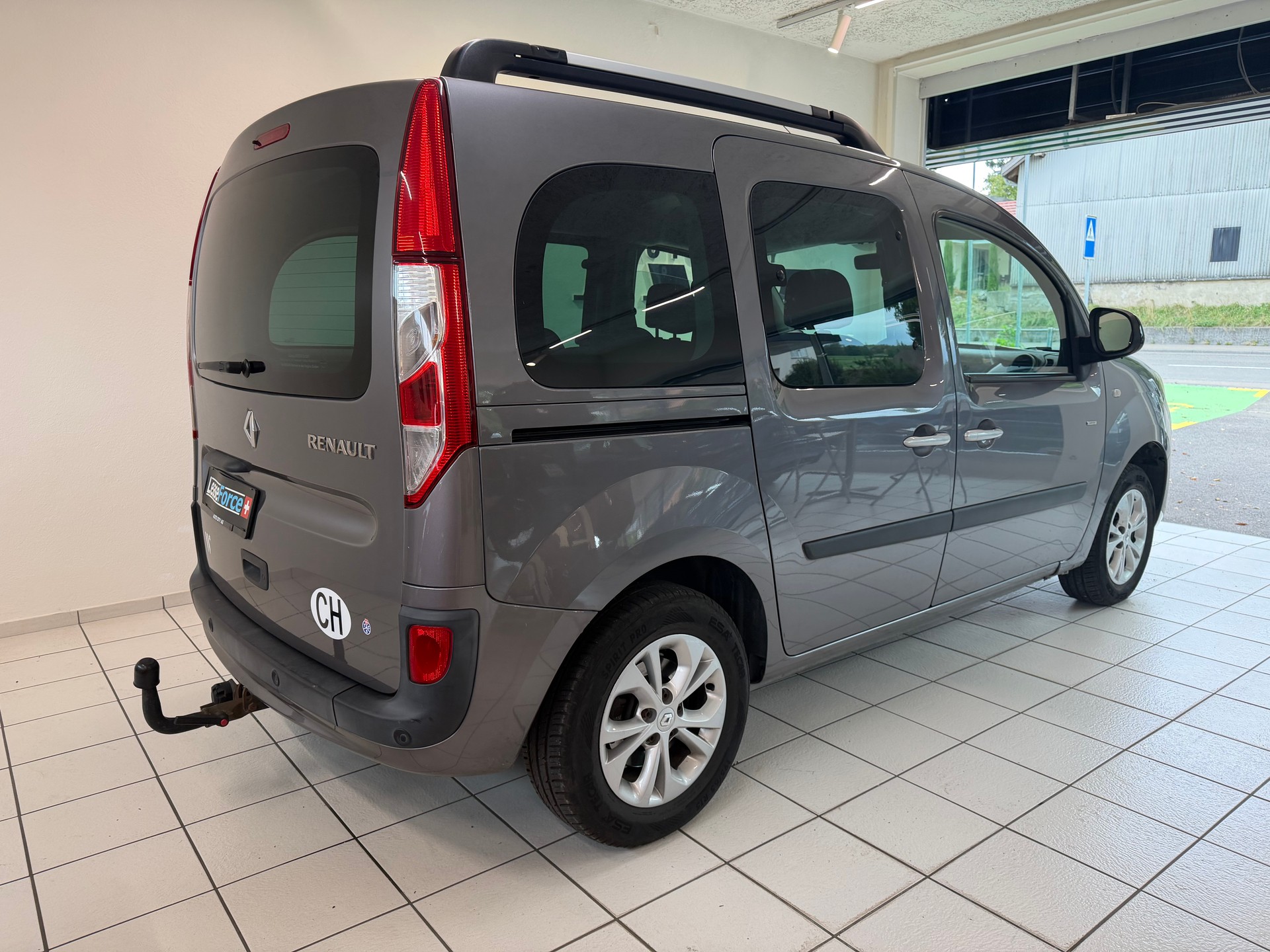 RENAULT Kangoo 1.2 16V Turbo Limited-image-2
