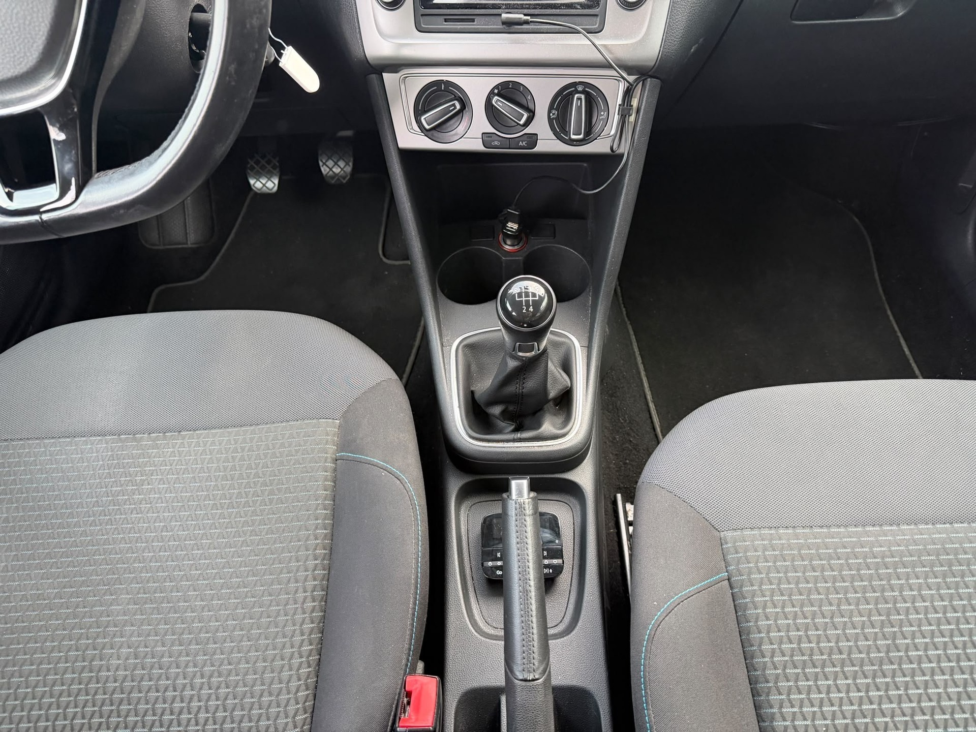VW Polo 1.4 TDI BlueMotion Trendline-image-18