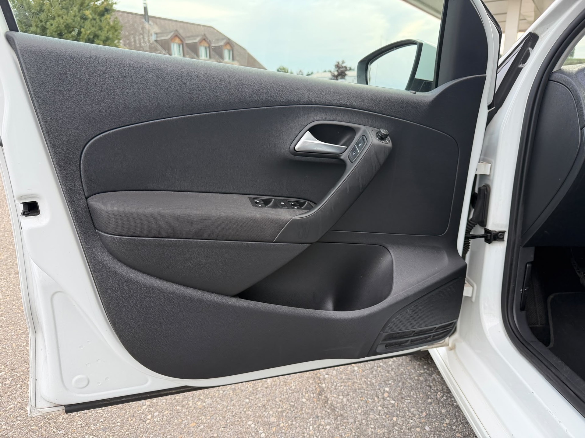 VW Polo 1.4 TDI BlueMotion Trendline-image-11