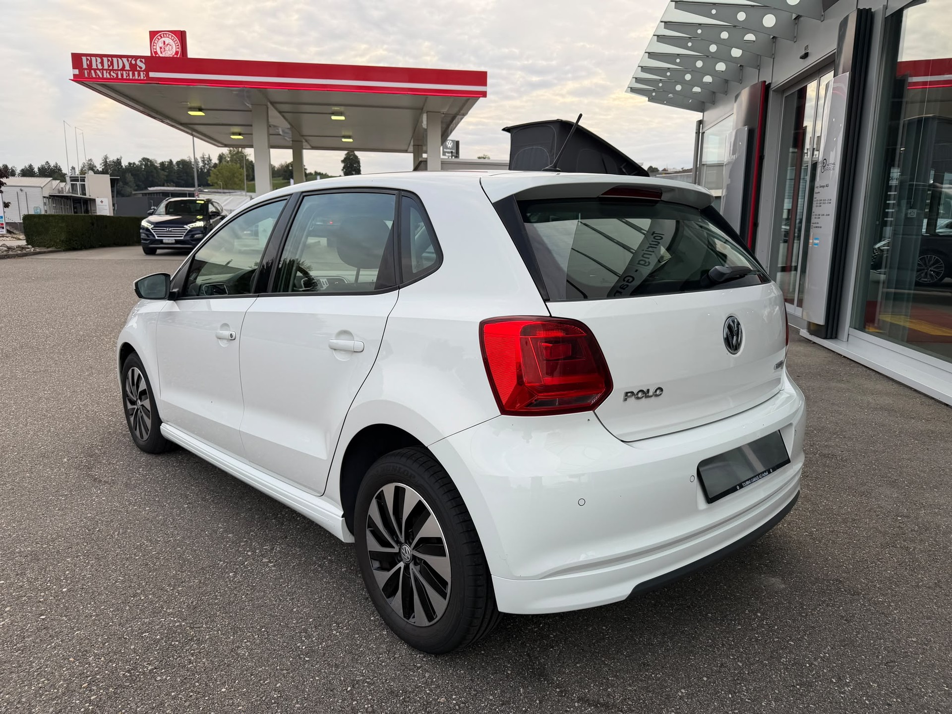 VW Polo 1.4 TDI BlueMotion Trendline-image-2