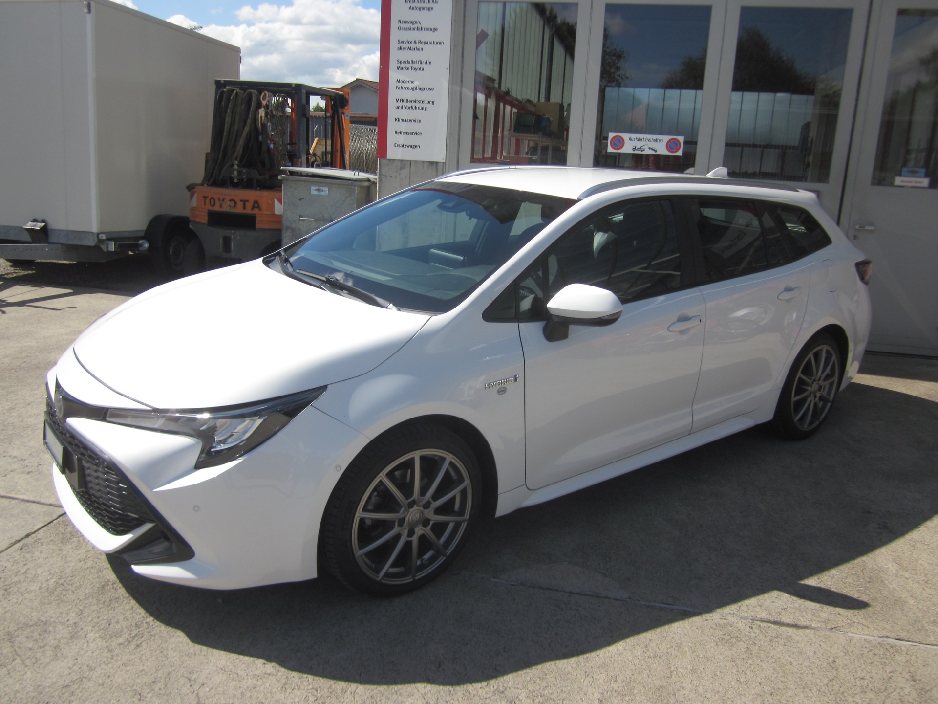 TOYOTA Corolla Touring Sports 1.8 HSD Active e-CVT-image-3