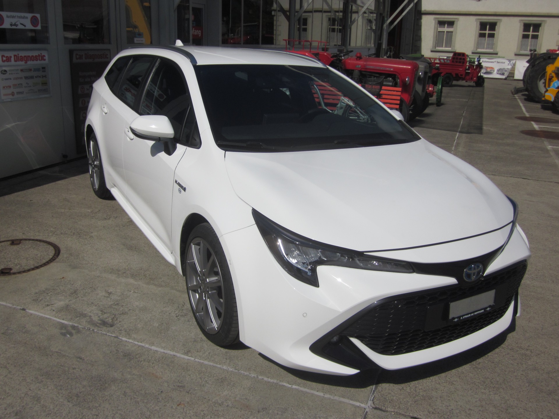 TOYOTA Corolla Touring Sports 1.8 HSD Active e-CVT-image-1