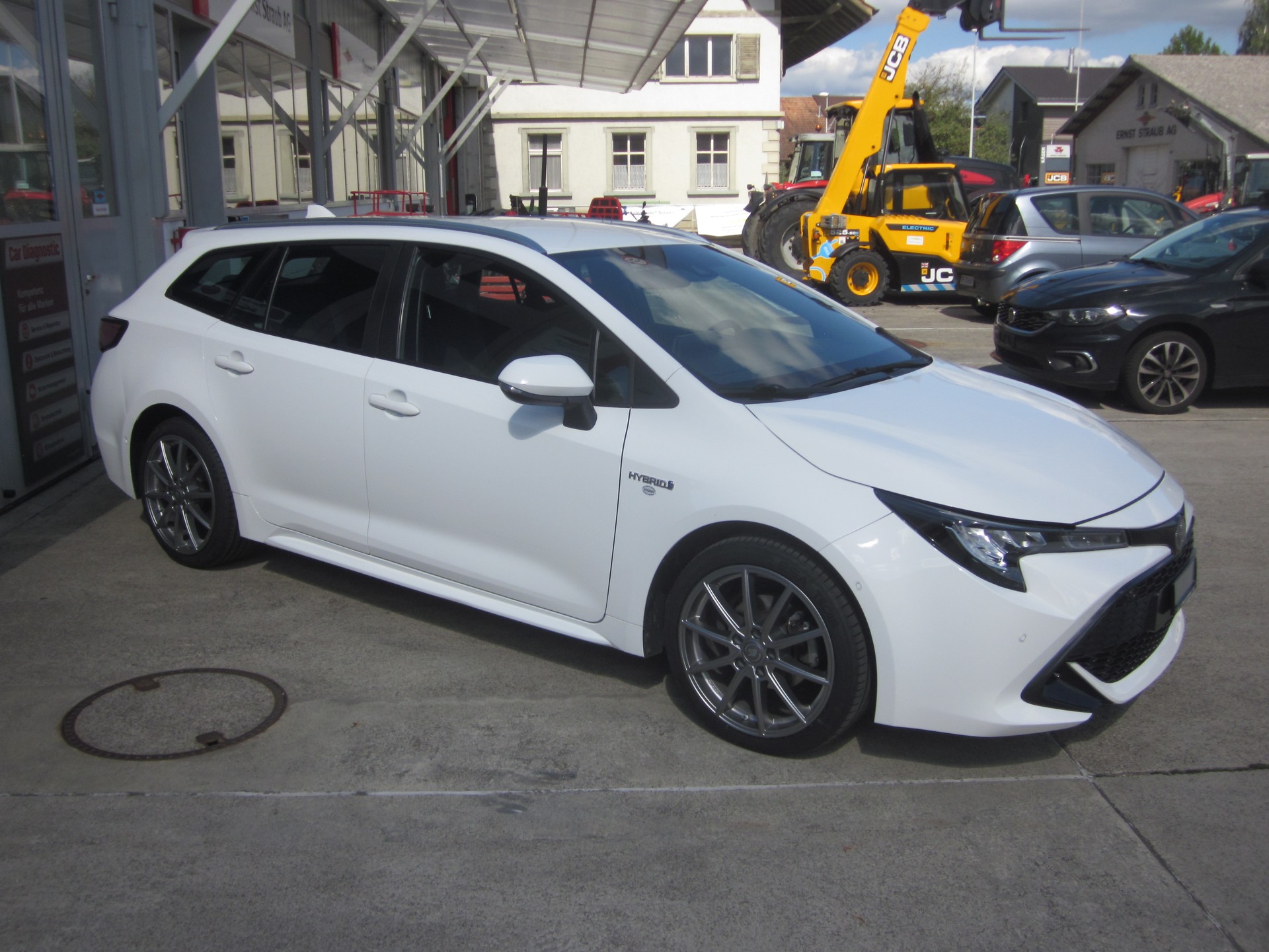 TOYOTA Corolla Touring Sports 1.8 HSD Active e-CVT-image-2