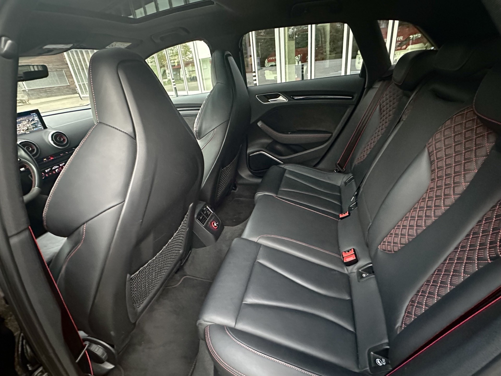 AUDI 2.5 T FSI quattro S-Tronic-image-8