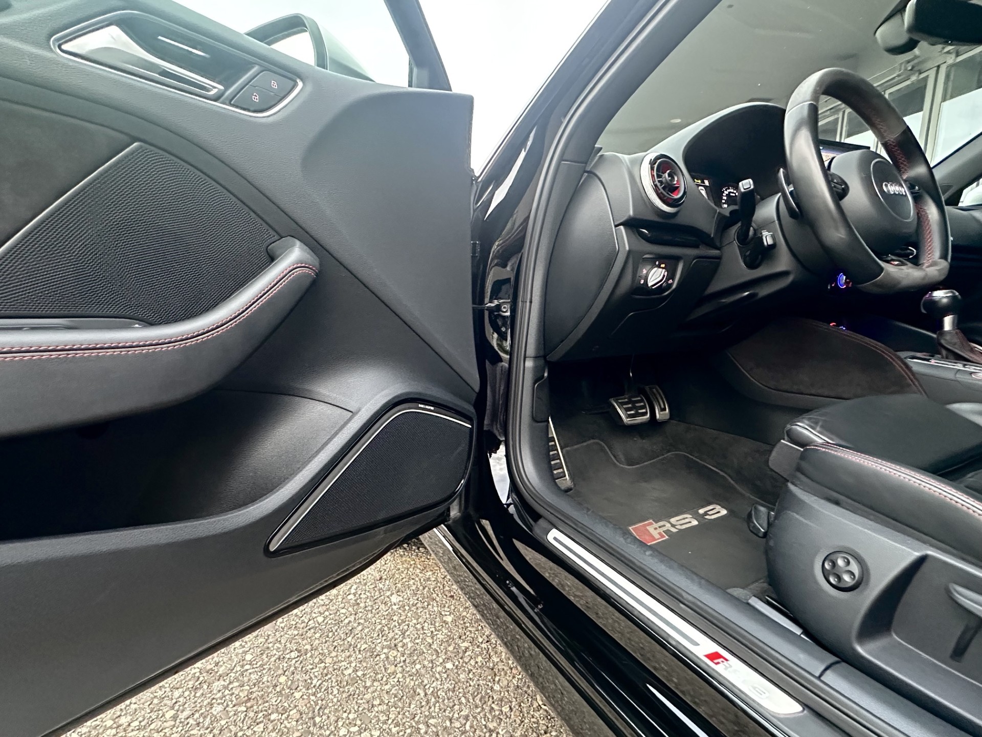 AUDI 2.5 T FSI quattro S-Tronic-image-5