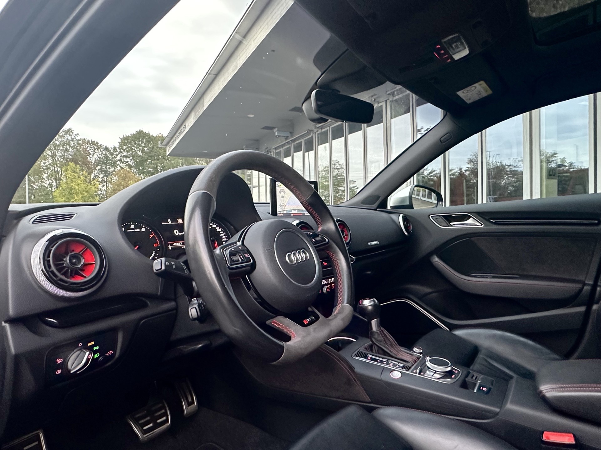 AUDI 2.5 T FSI quattro S-Tronic-image-3