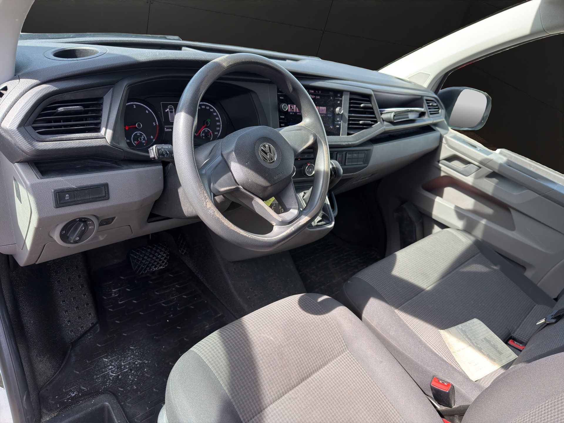 VW T6.1 2.0 TDI 4Motion DSG-image-8