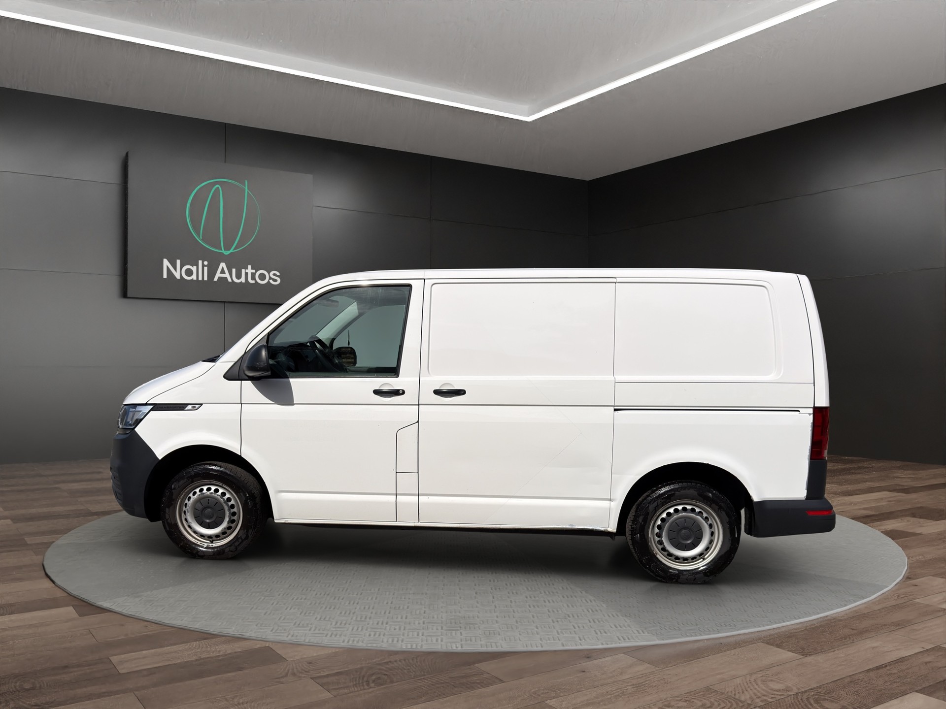 VW T6.1 2.0 TDI 4Motion DSG-image-5
