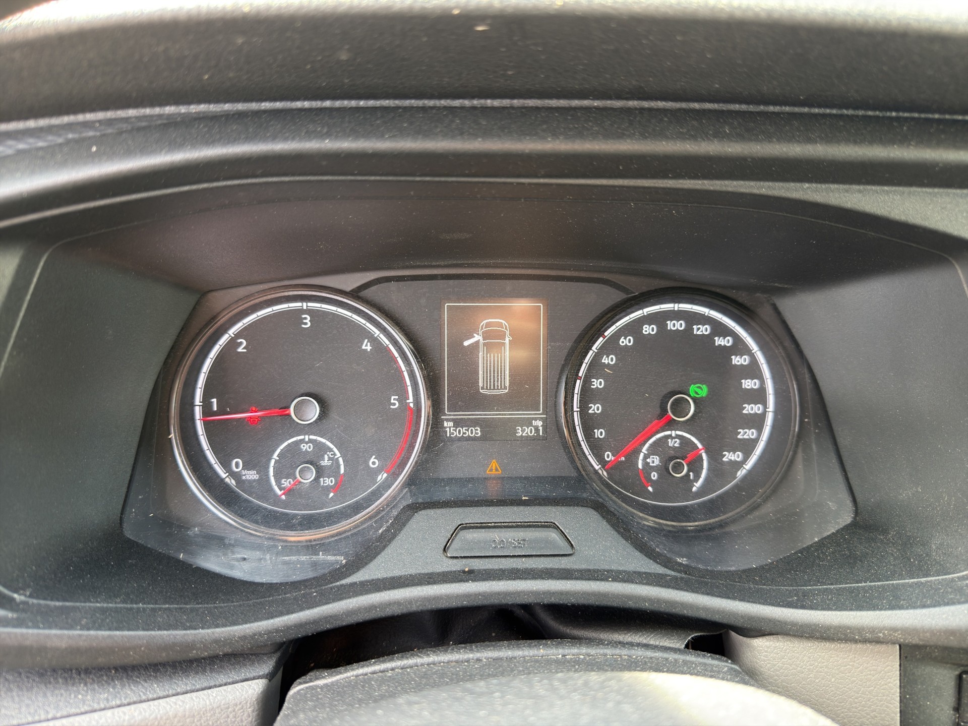VW T6.1 2.0 TDI 4Motion DSG-image-12