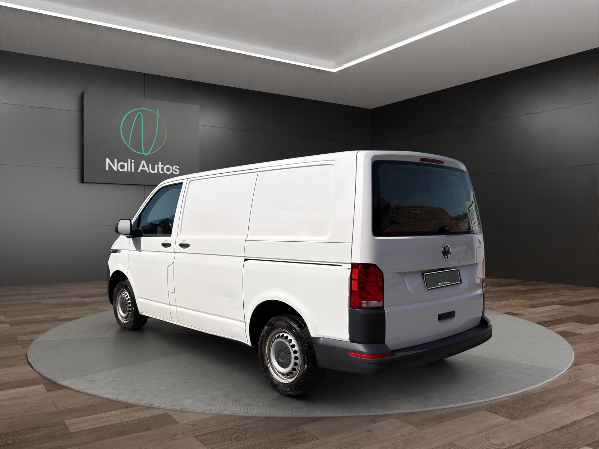 VW T6.1 2.0 TDI 4Motion DSG-image-3