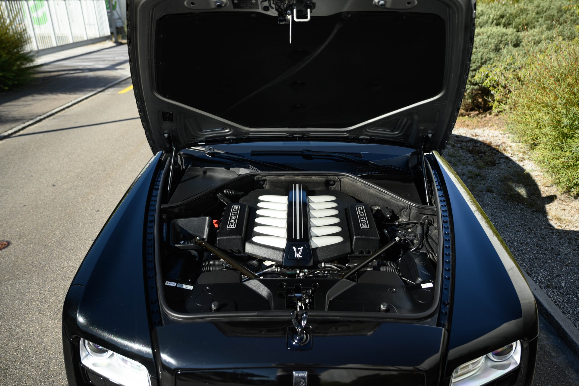 ROLLS-ROYCE Ghost 6.6 V12-image-6