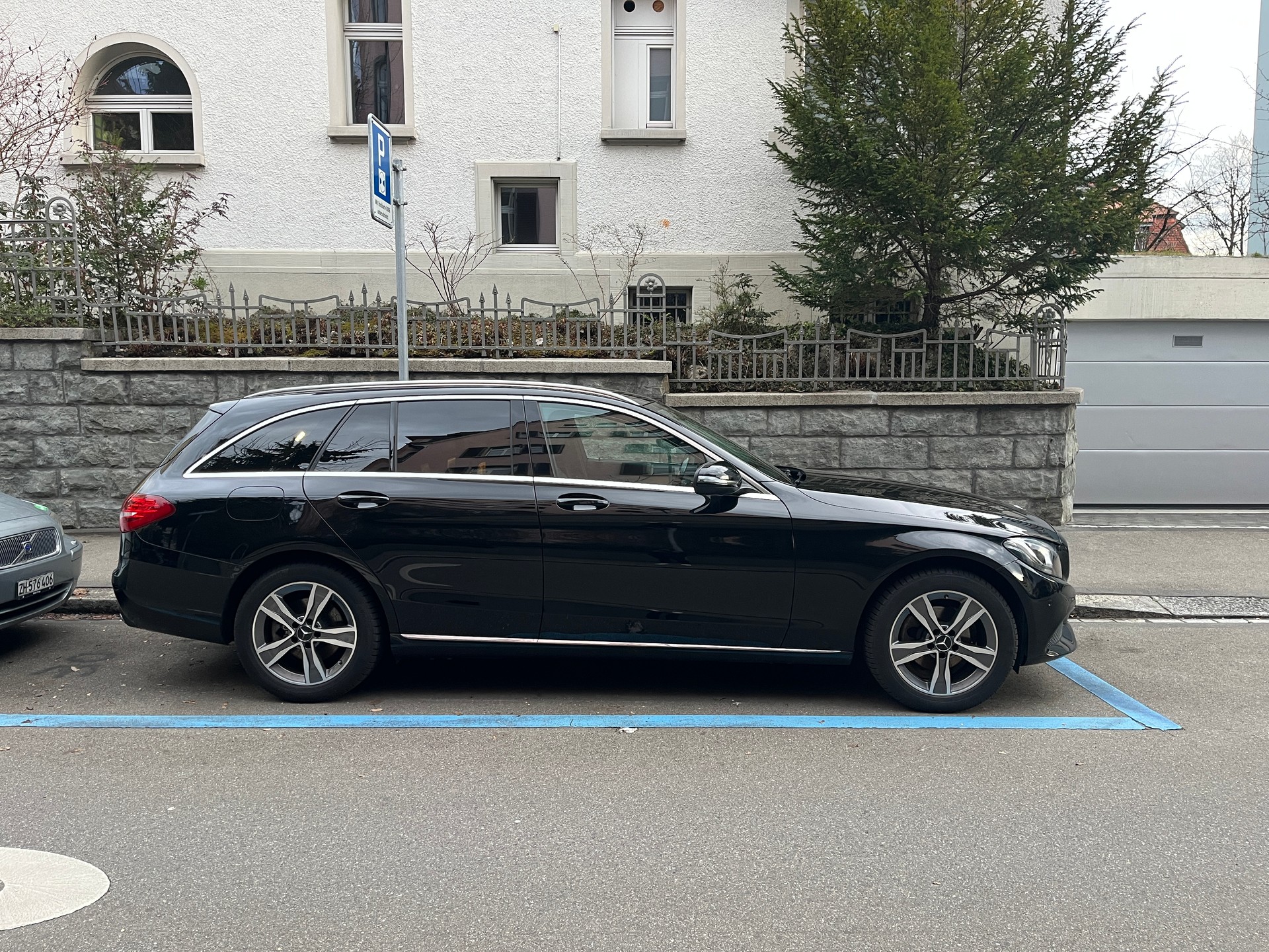 MERCEDES-BENZ C 180 Avantgarde-image-2