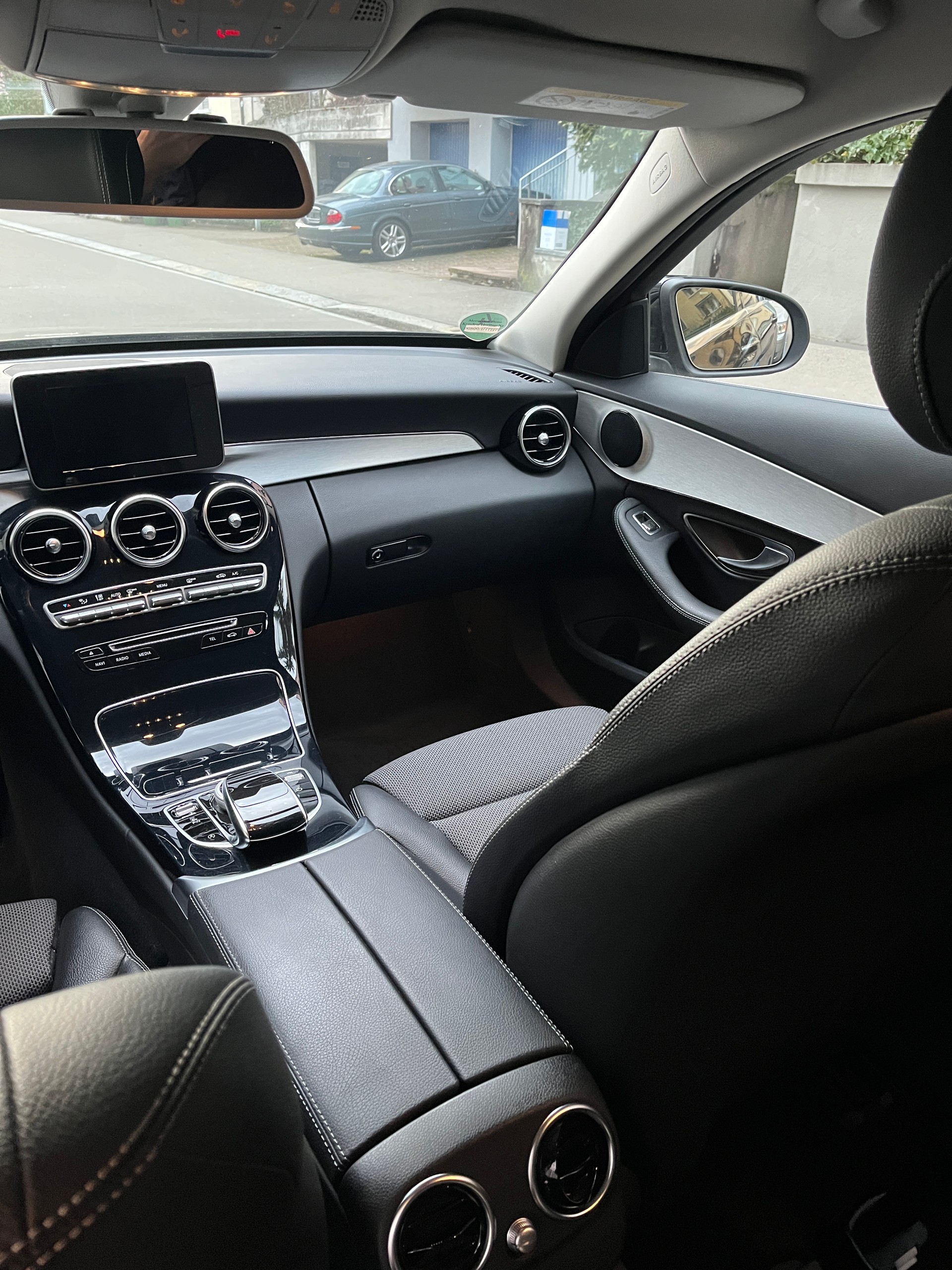 MERCEDES-BENZ C 180 Avantgarde-image-5