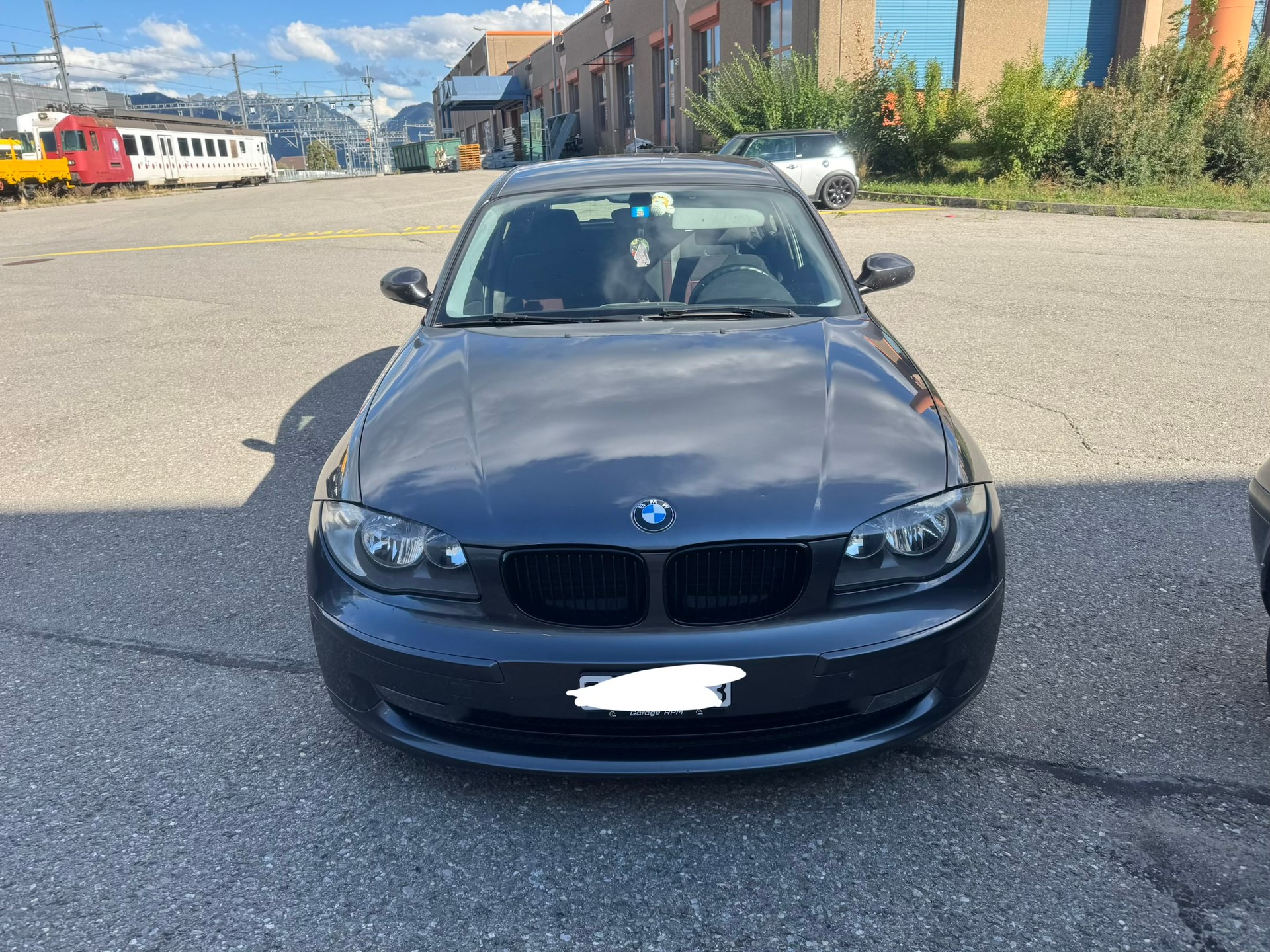 BMW 118i-image-1