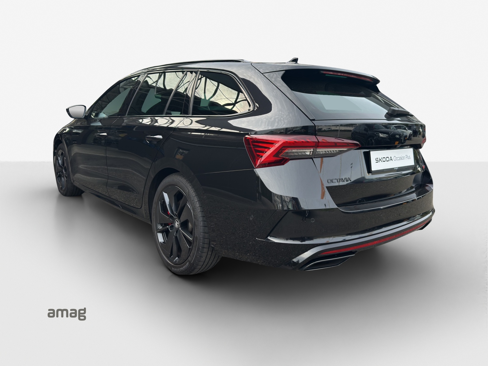 SKODA Octavia Combi 2.0 TSI DSG RS-image-2