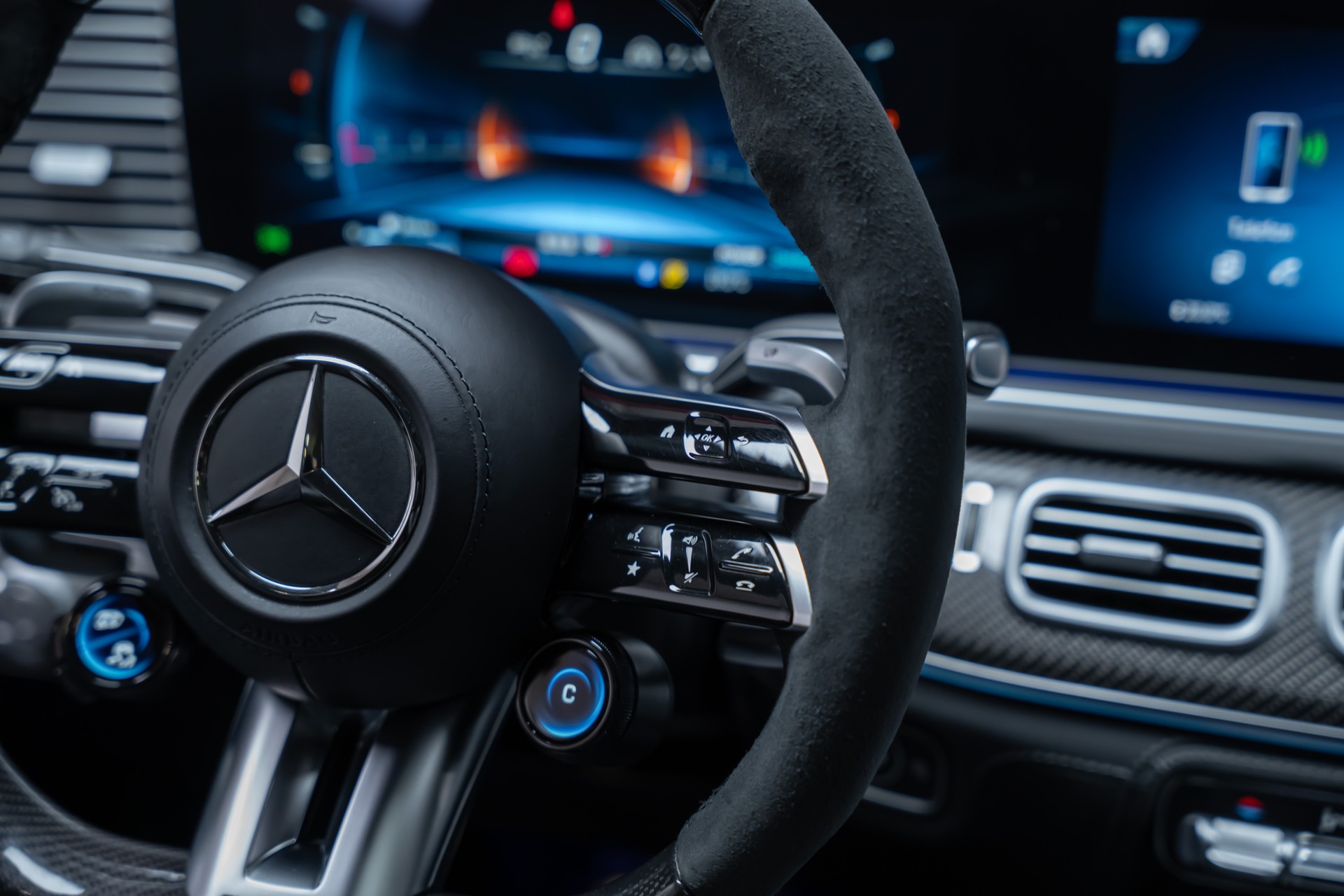MERCEDES-BENZ GLE 63 S AMG 4matic+ Coupé / Panorama / 360°Kamera / HeadUp-image-32