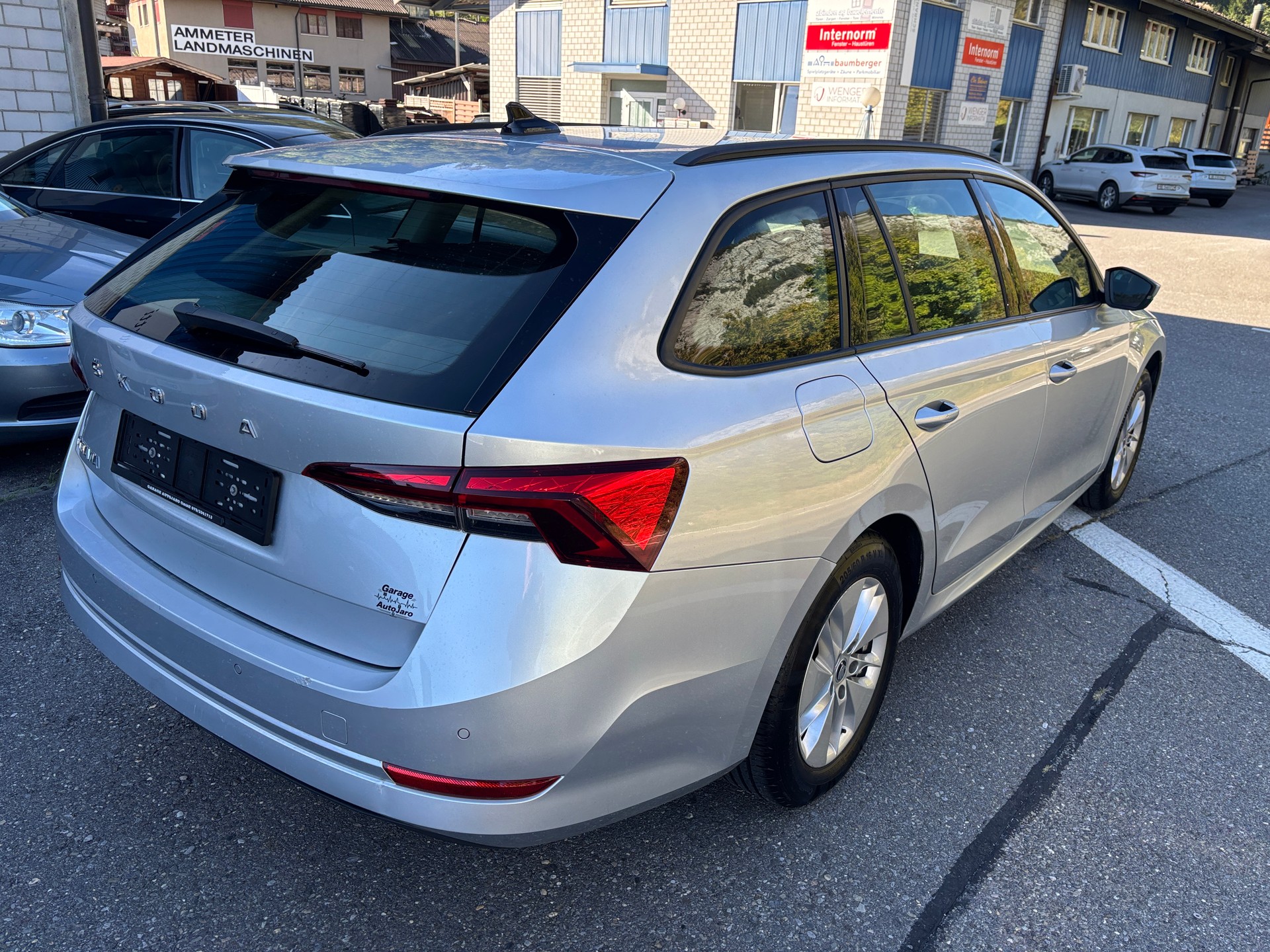 SKODA Octavia Combi 2.0 TDI DSG Style-image-5