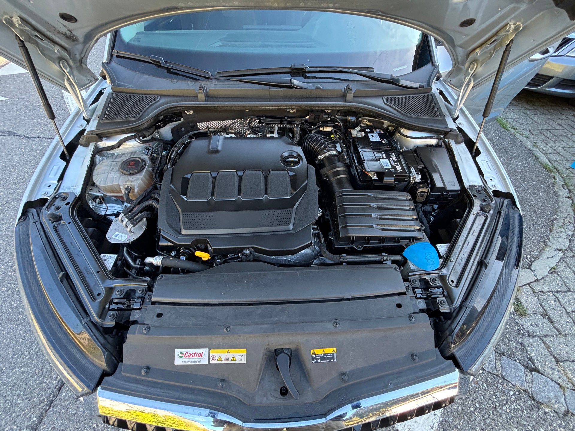 SKODA Octavia Combi 2.0 TDI DSG Style-image-12