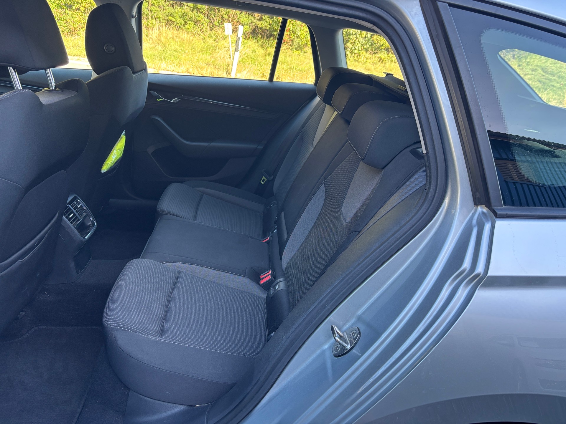 SKODA Octavia Combi 2.0 TDI DSG Style-image-8