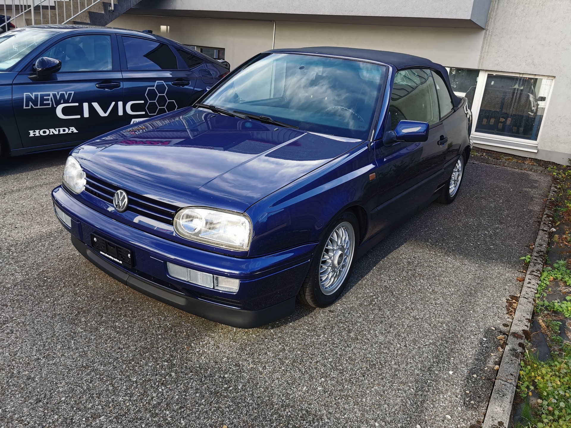 VW Golf Cabriolet 2000 Pink Floyd