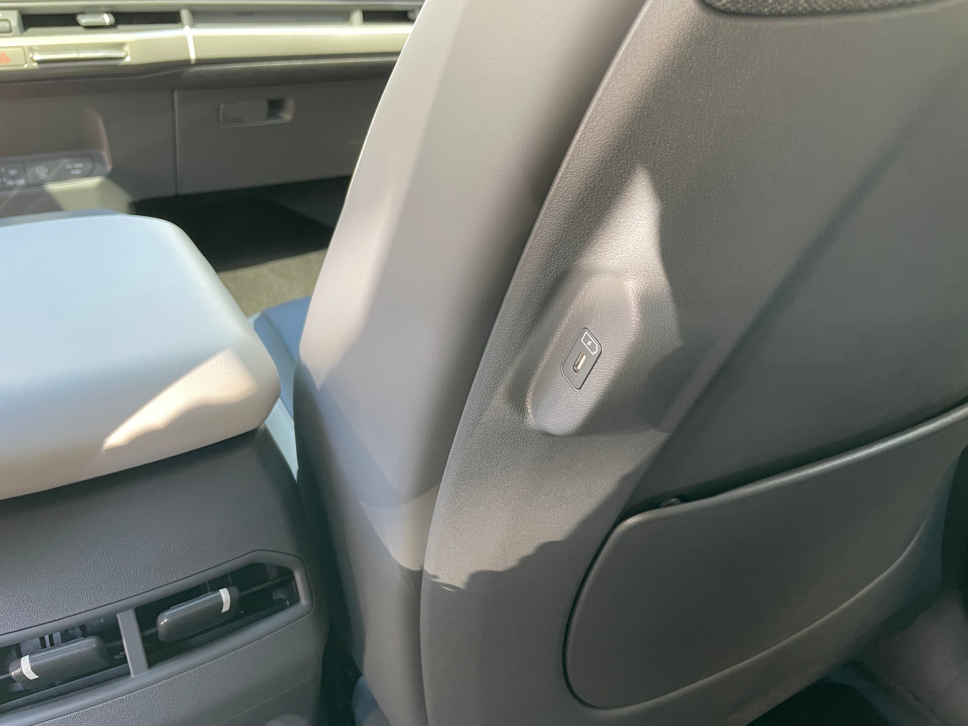KIA EV3 81,4 kWh GT-Line mit GT-Line Pack, Panoramadach und AHK-image-21