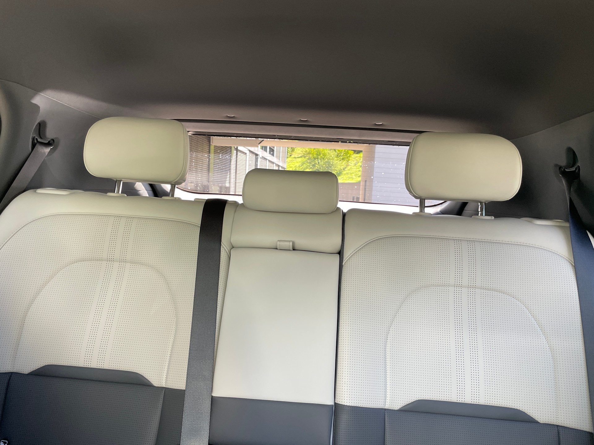 KIA EV3 81,4 kWh GT-Line mit GT-Line Pack, Panoramadach und AHK-image-25