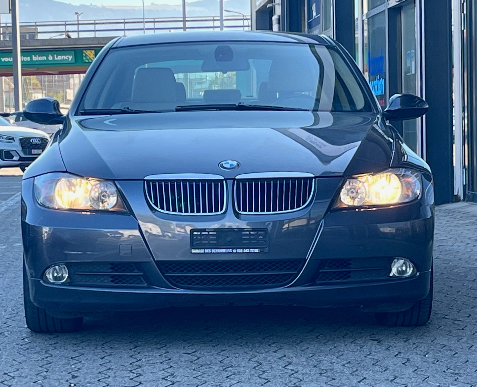 BMW 325xi-image-3