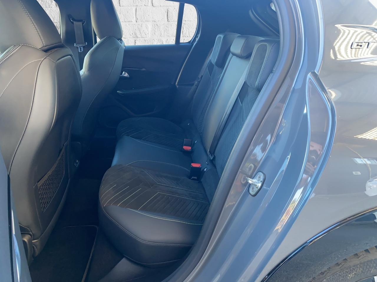 PEUGEOT 208 1.2 Hybrid 145 GT-image-9