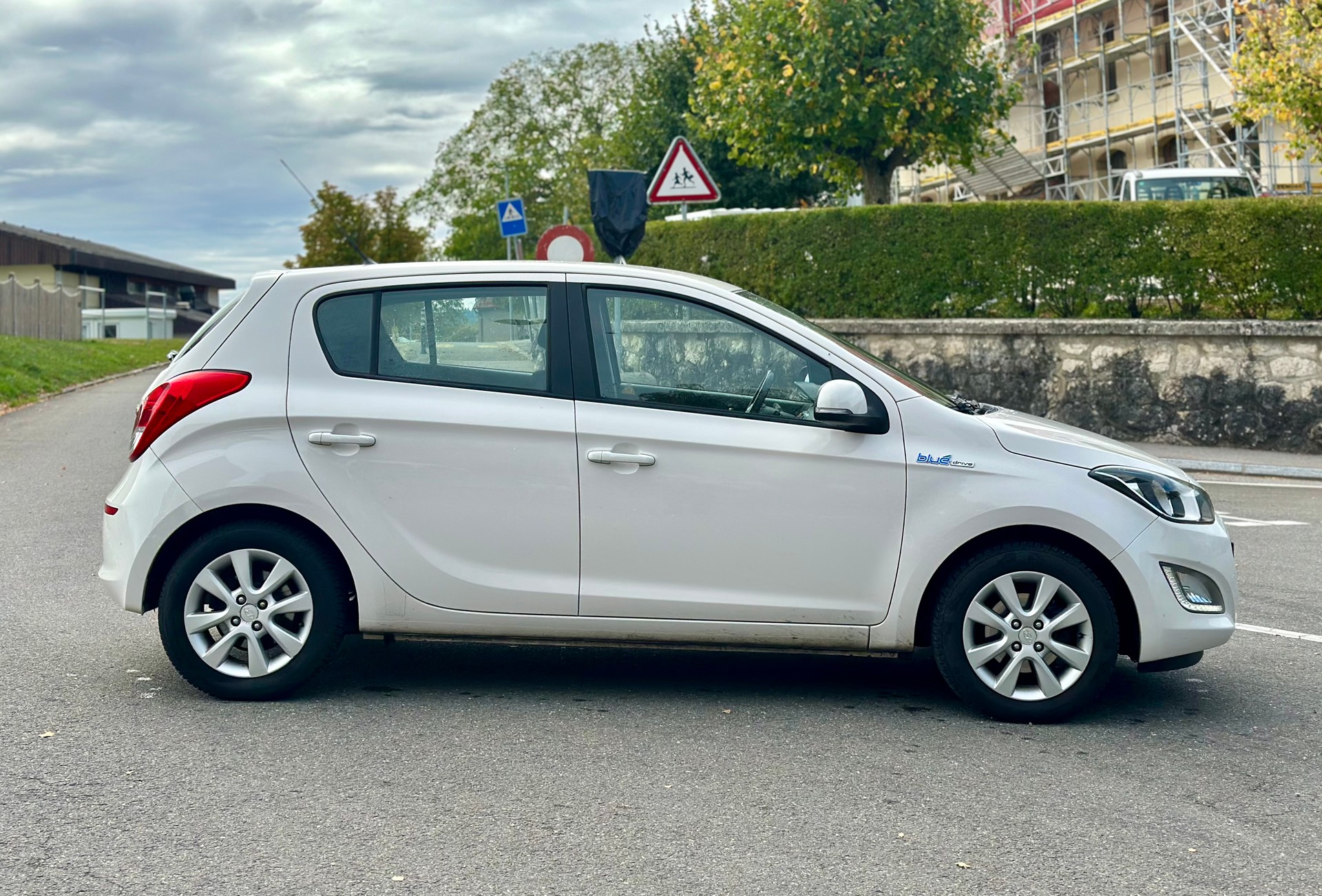 HYUNDAI i20 1.4 Premium-image-6