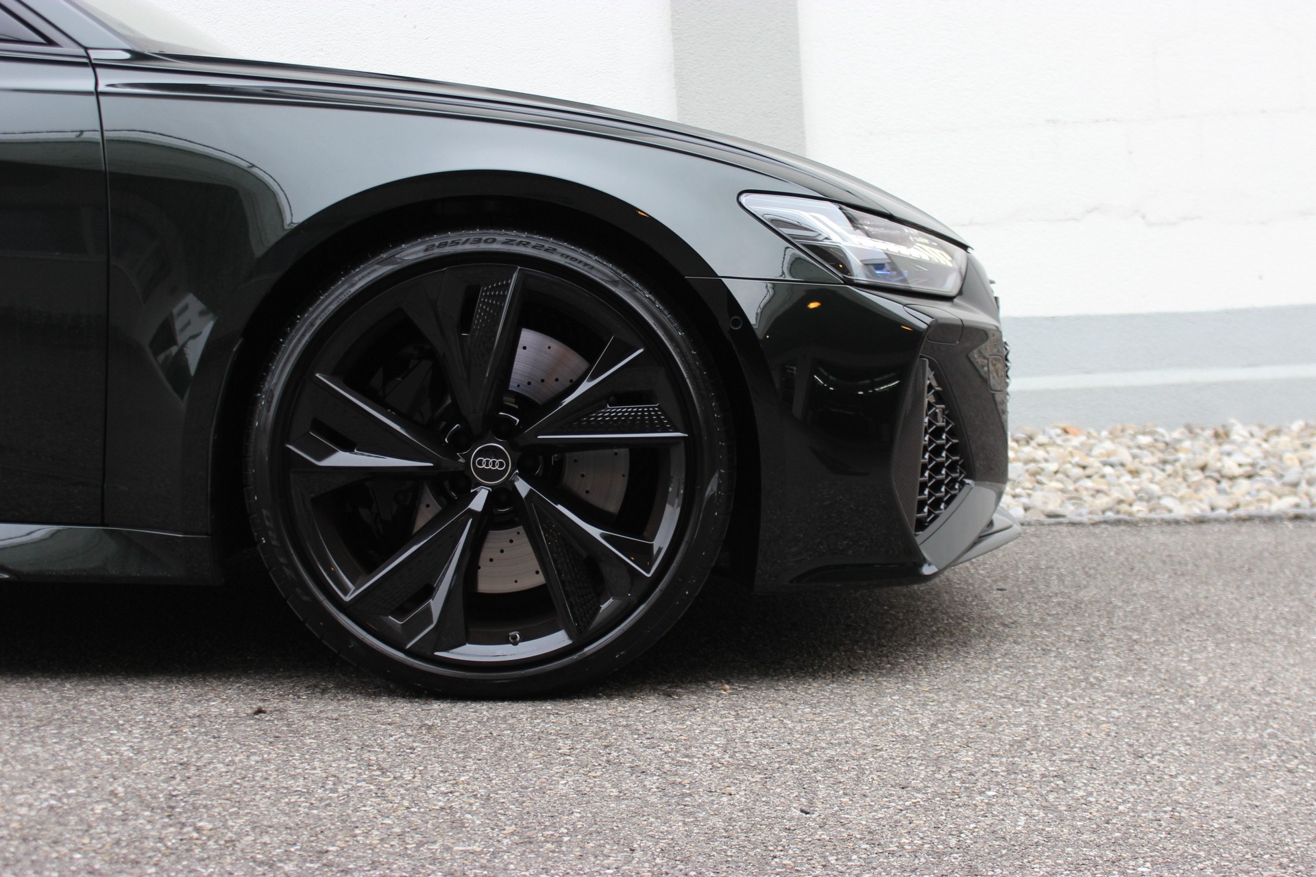 AUDI RS6 Avant 4.0 TFSI V8 quattro Audi exclusive *emerald green*-image-5