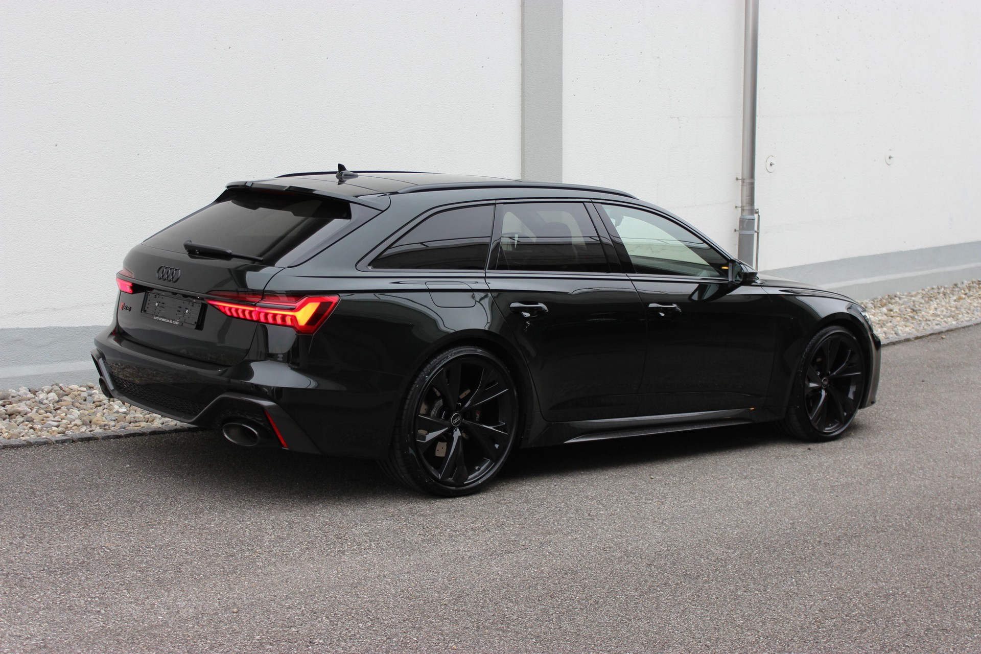 AUDI RS6 Avant 4.0 TFSI V8 quattro Audi exclusive *emerald green*-image-9